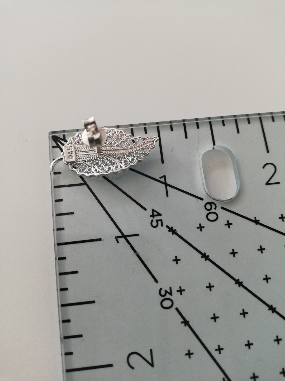 Jara Women’s .970 Solid Silver Filigree Leaf Earrings New.