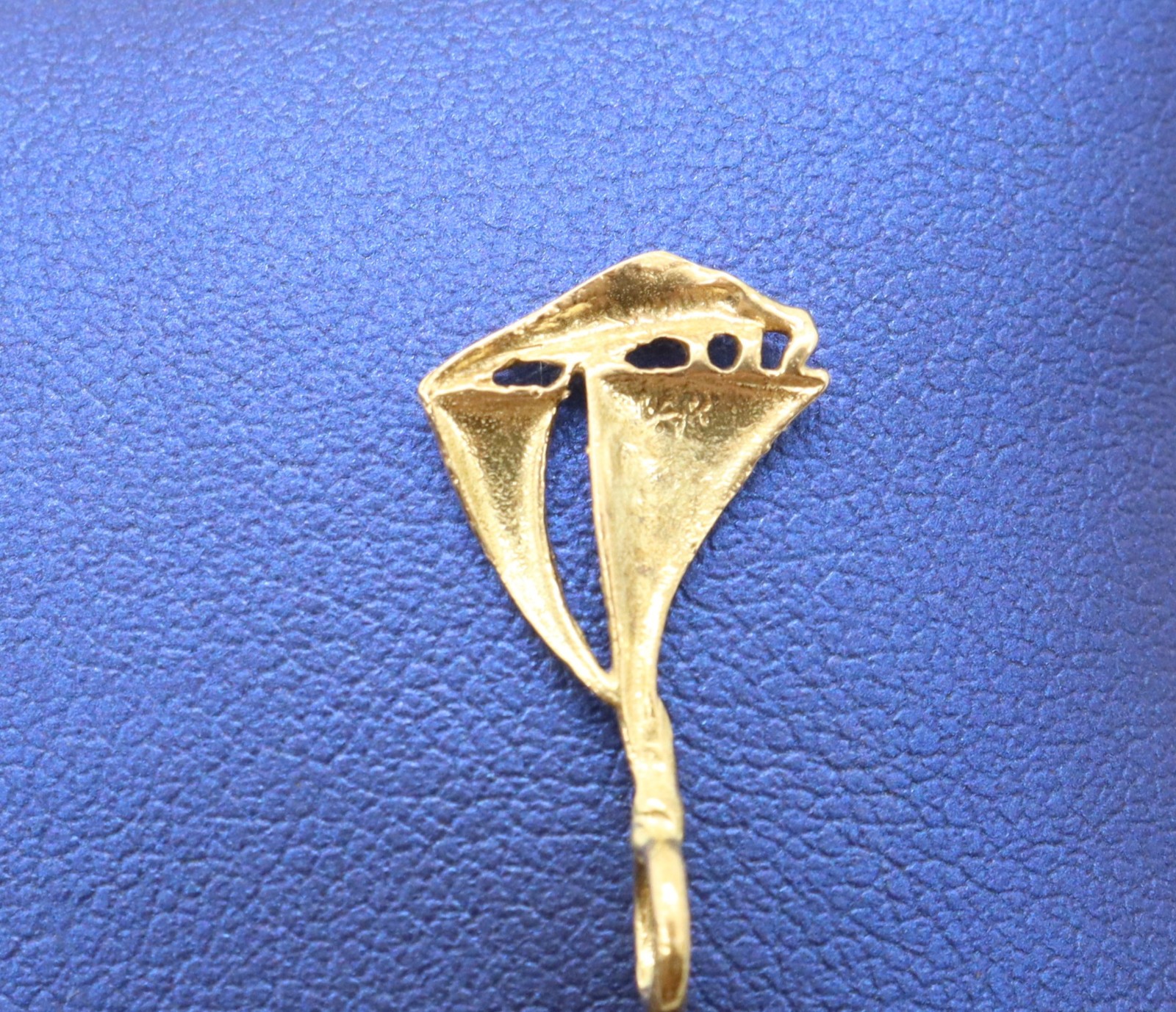 Petite 14K Yellow Gold 3/4″ Sailboat Pendant Charm 0.68 grams