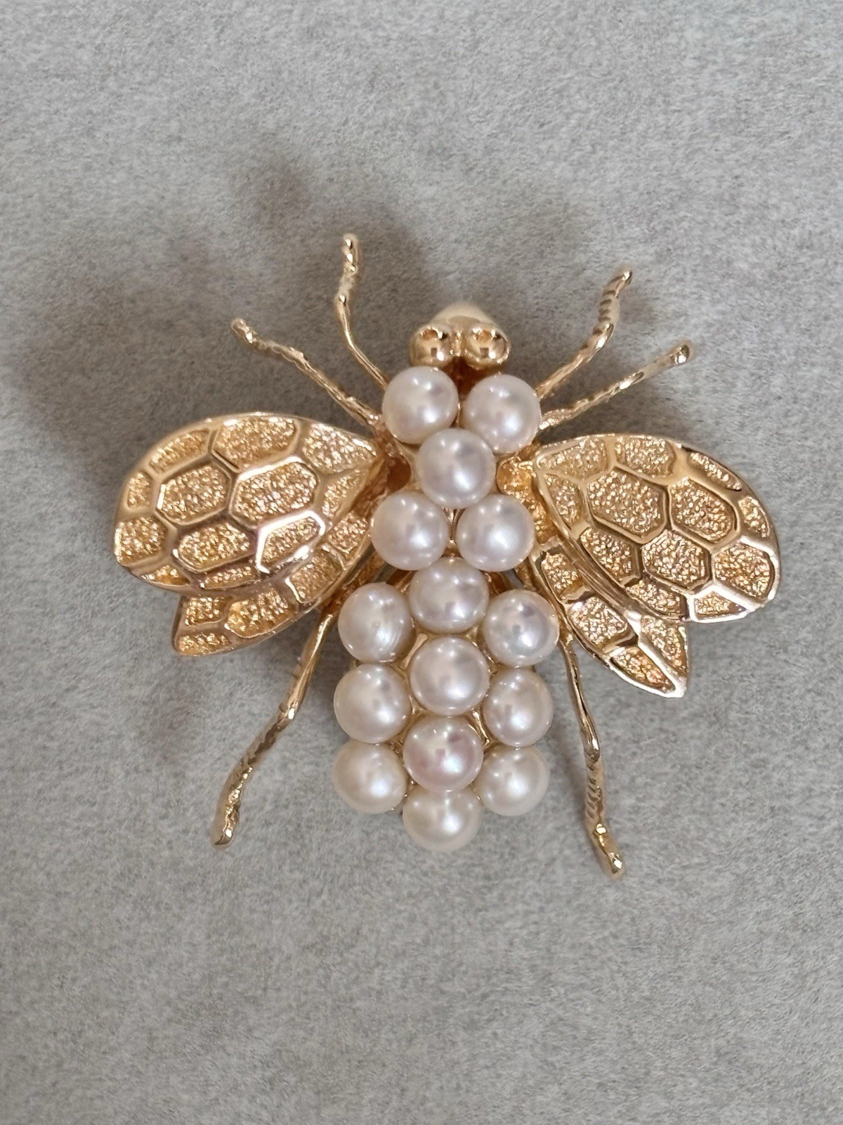 Vintage 14K Solid Yellow Gold Genuine Pearl Bee Brooch Gorgeous 5.67 Grams