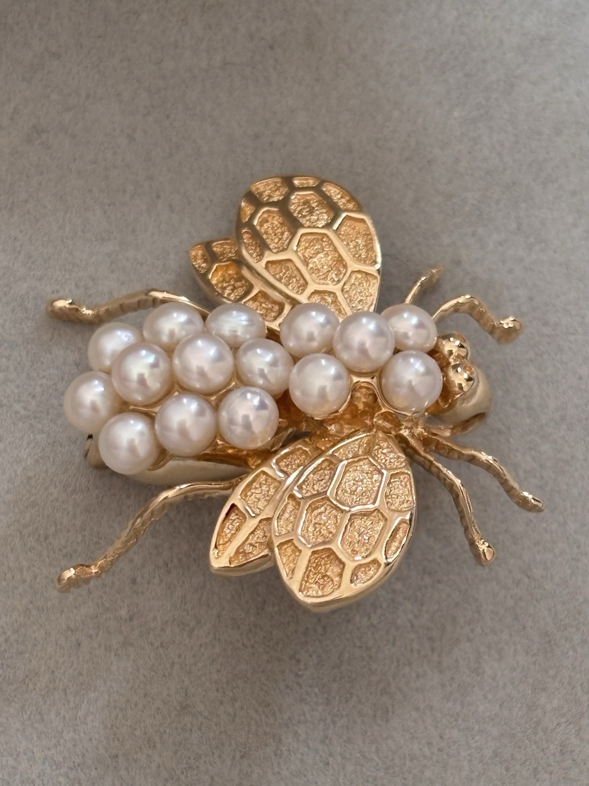 Vintage 14K Solid Yellow Gold Genuine Pearl Bee Brooch Gorgeous 5.67 Grams