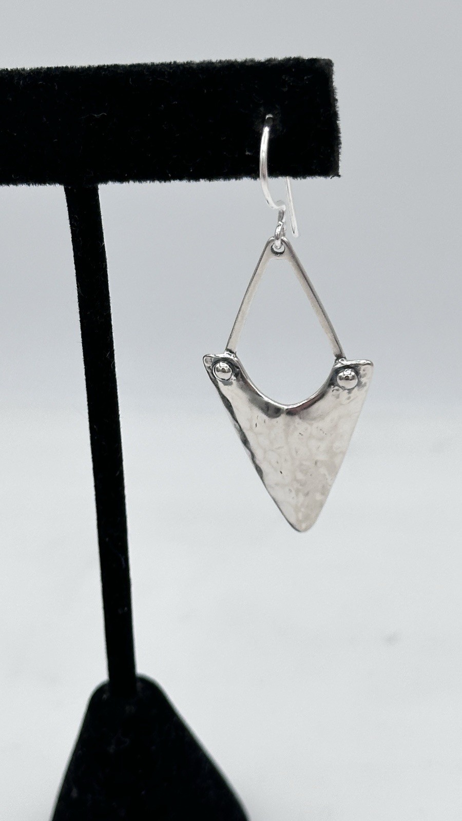 Silpada 925 Sterling Silver Hammered Arrowhead Shield Drop Earrings Thailan
