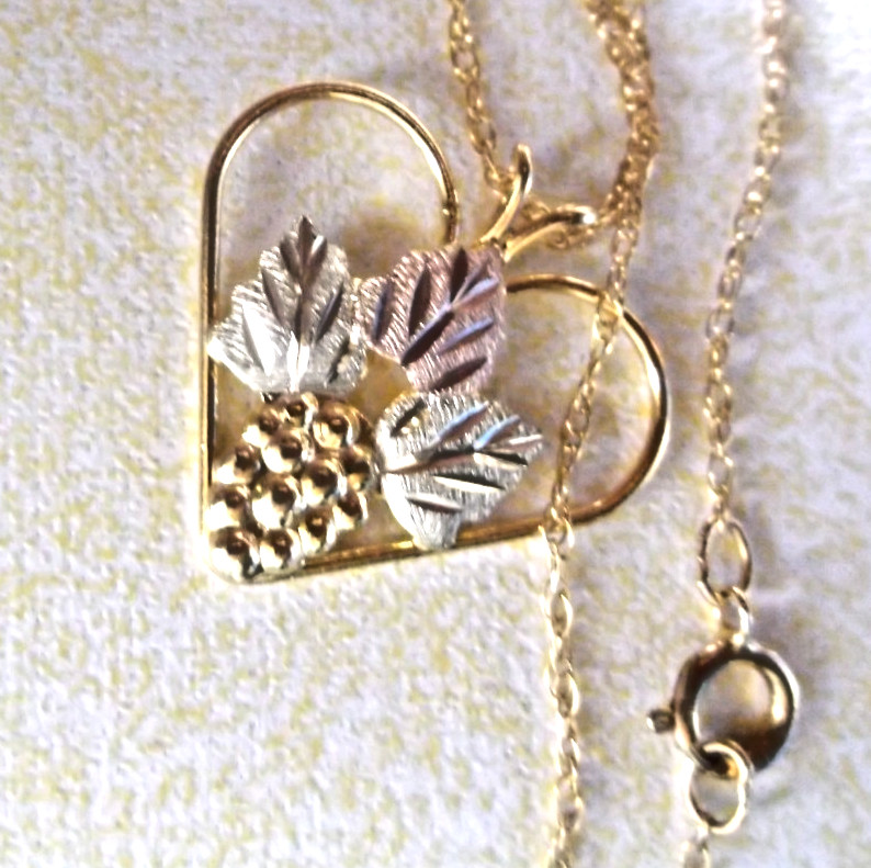 Landstrom’s Black Hills 10k Gold Heart Grapes Leaves Pendant Necklace & Earrings
