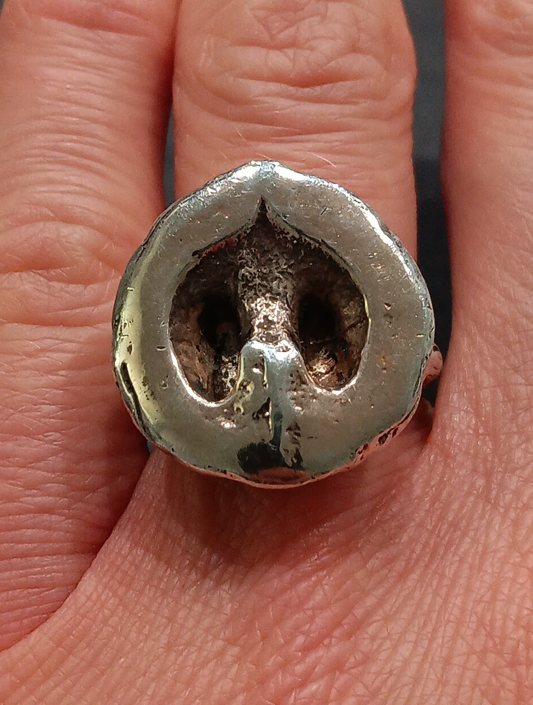 925 Sterling Silver Half Walnut Shell HEAVY Chunky Ring Size 7.25