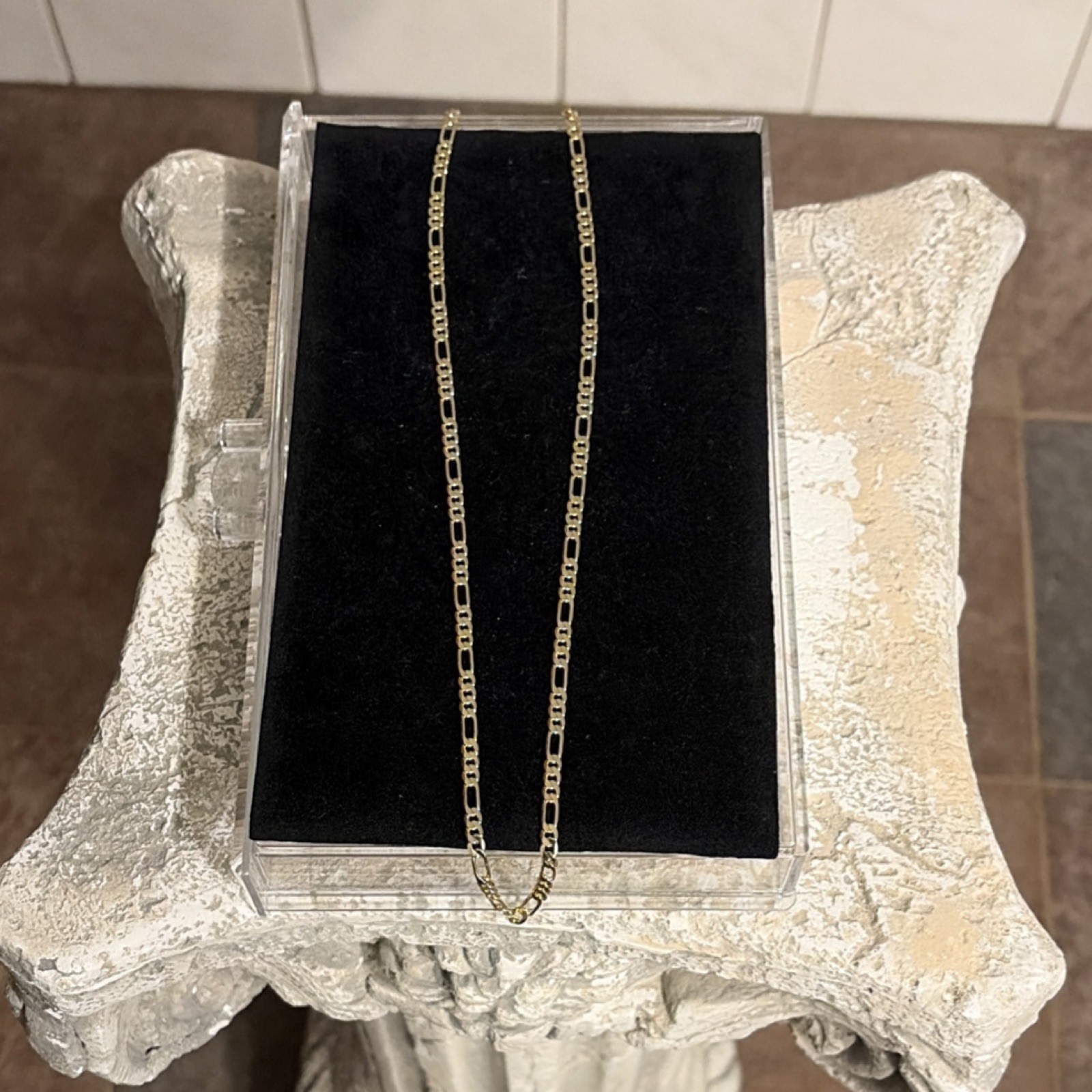 “750” (18K) Gold Italian 24” Figaro Chain Necklace – 24in – Weight 11.6g