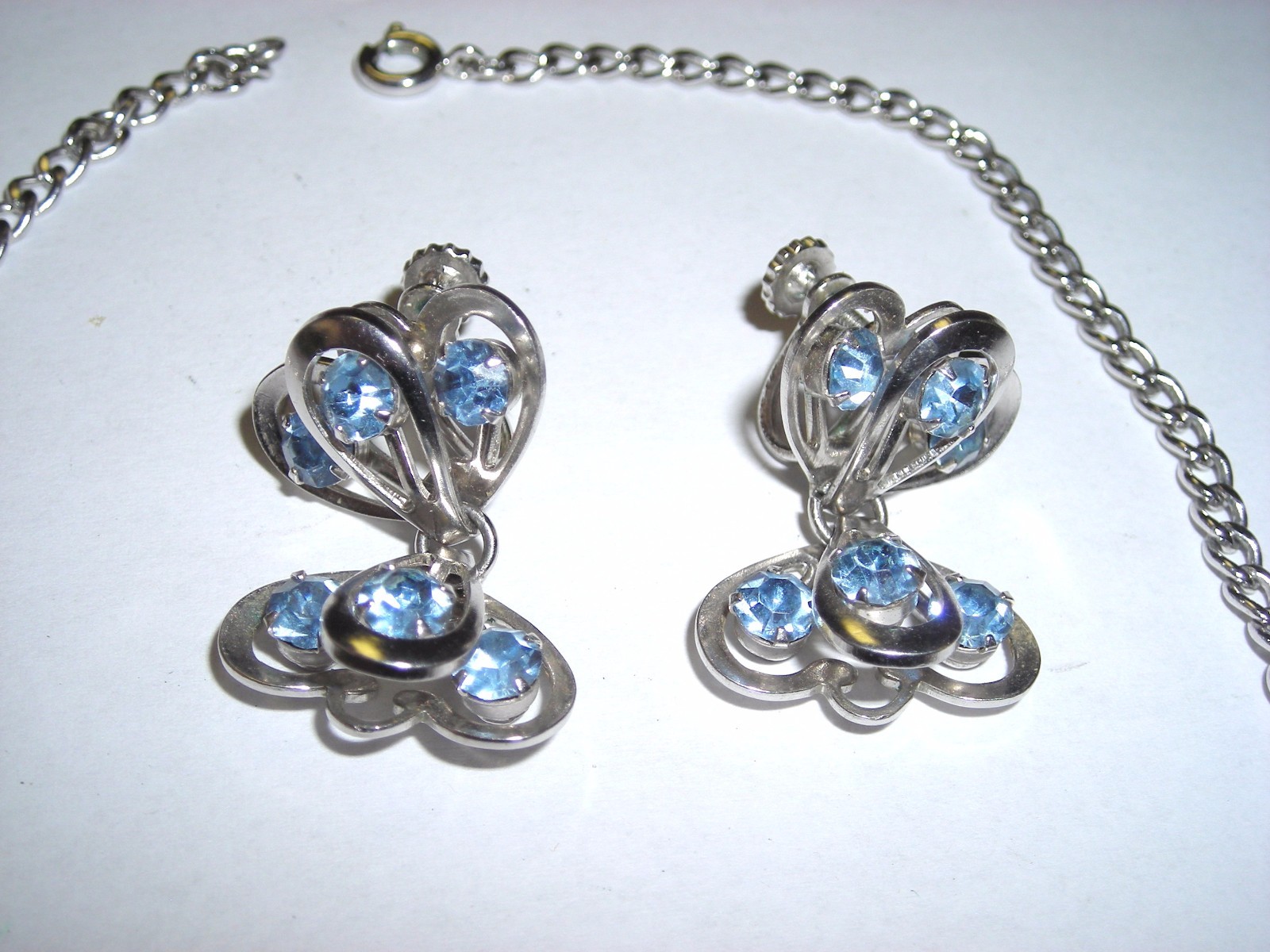 Vintage 50-60’s Ice Blue Rhinestone Necklace & Matching Earrings NIce