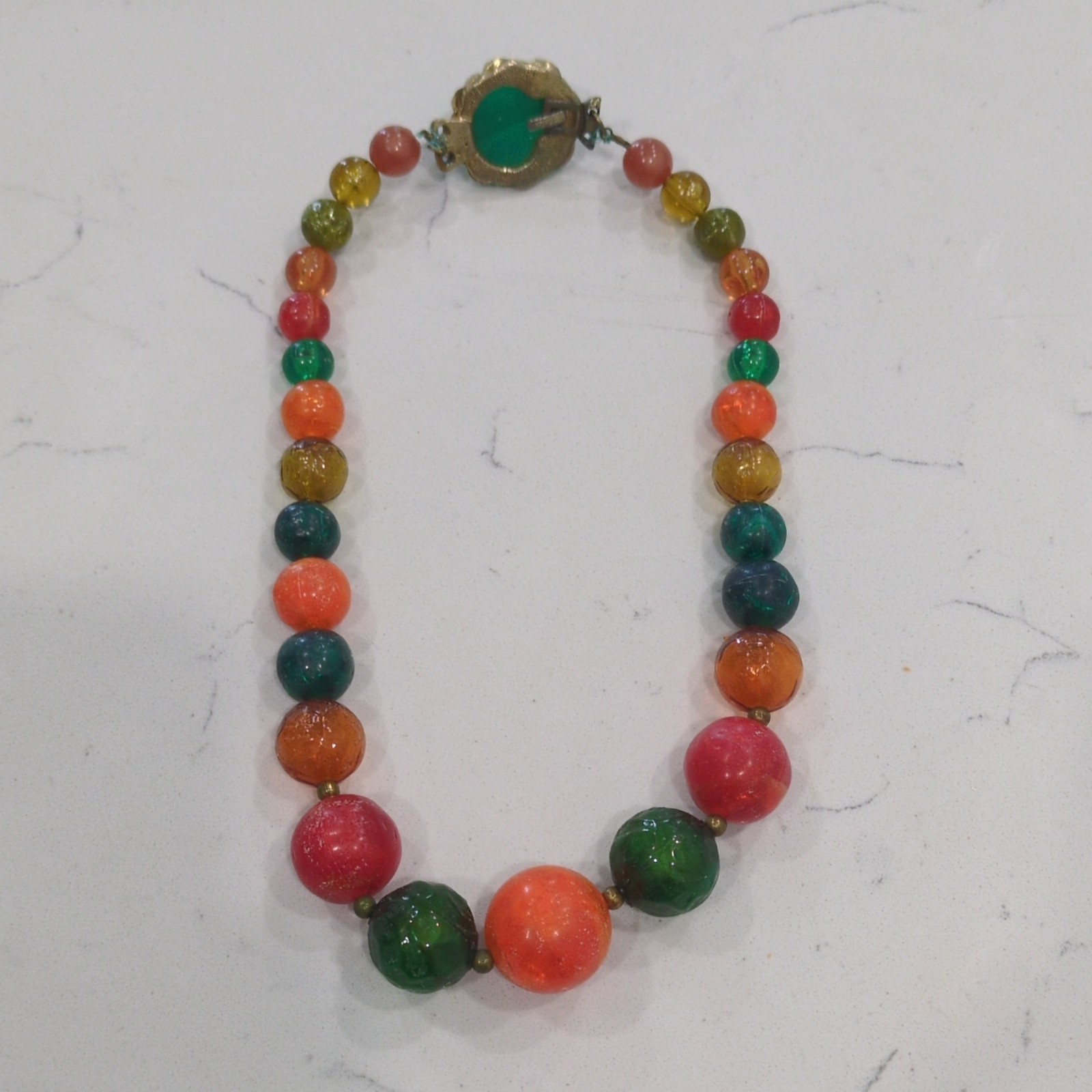 Multicolor Plastic Beaded Necklace Gold Tone Clasp Round Charm Ball/Bead Chain