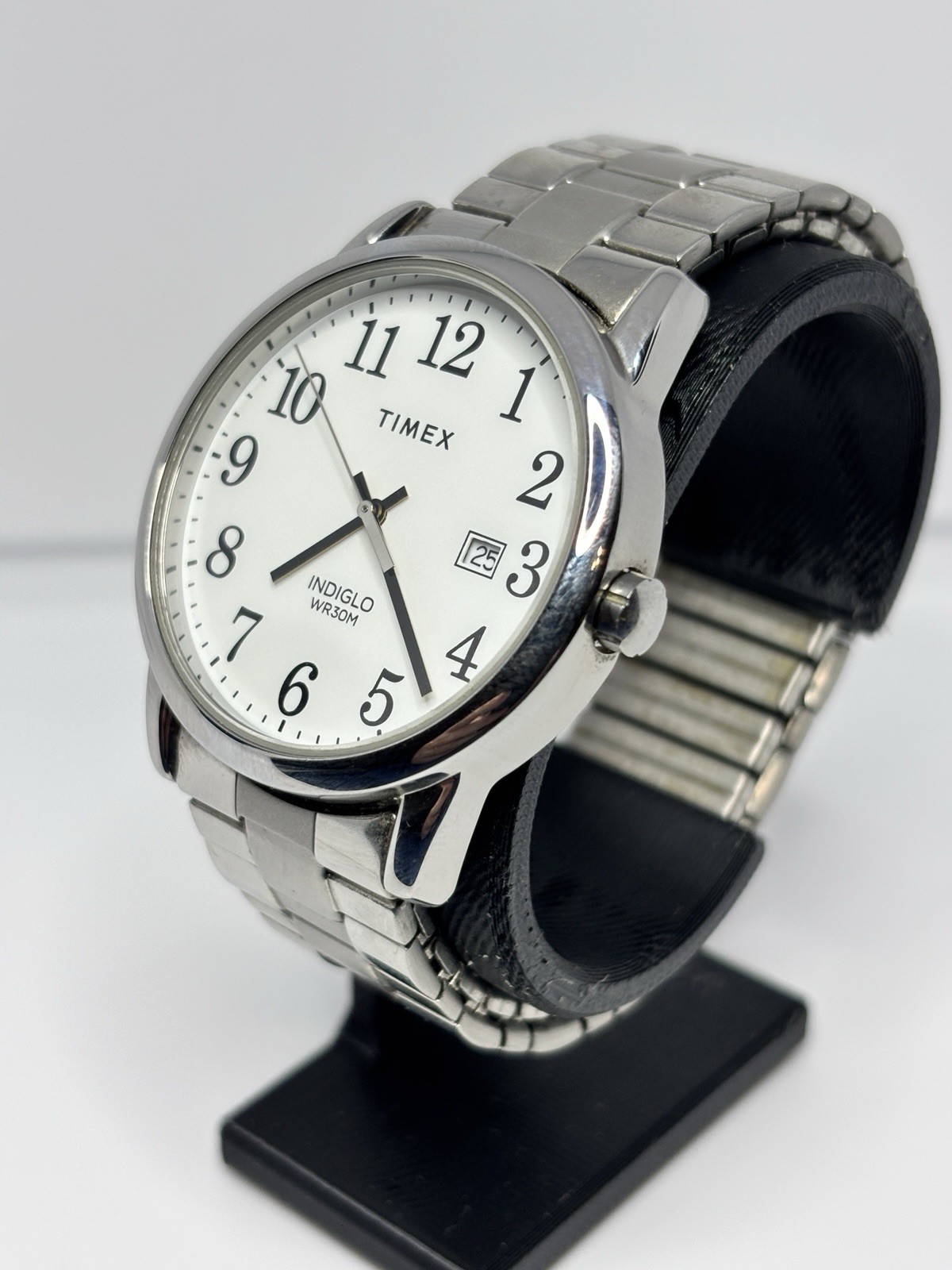 Timex Indiglo Quartz 40mm White Dial SS Bracelet Date WR30M Analog Watch