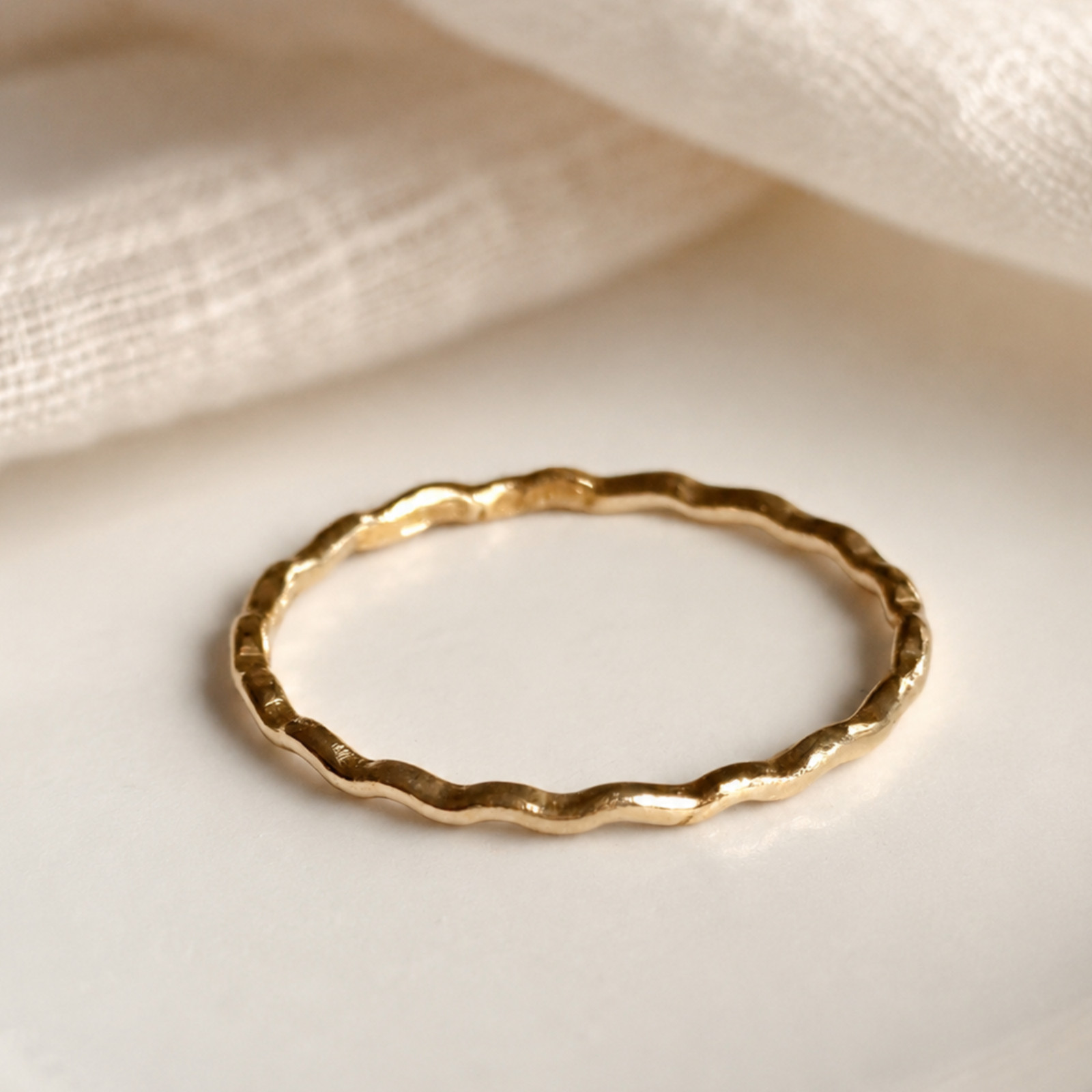 9ct solid Gold Wave stacking Ring Fully hallmarked size H BNWT