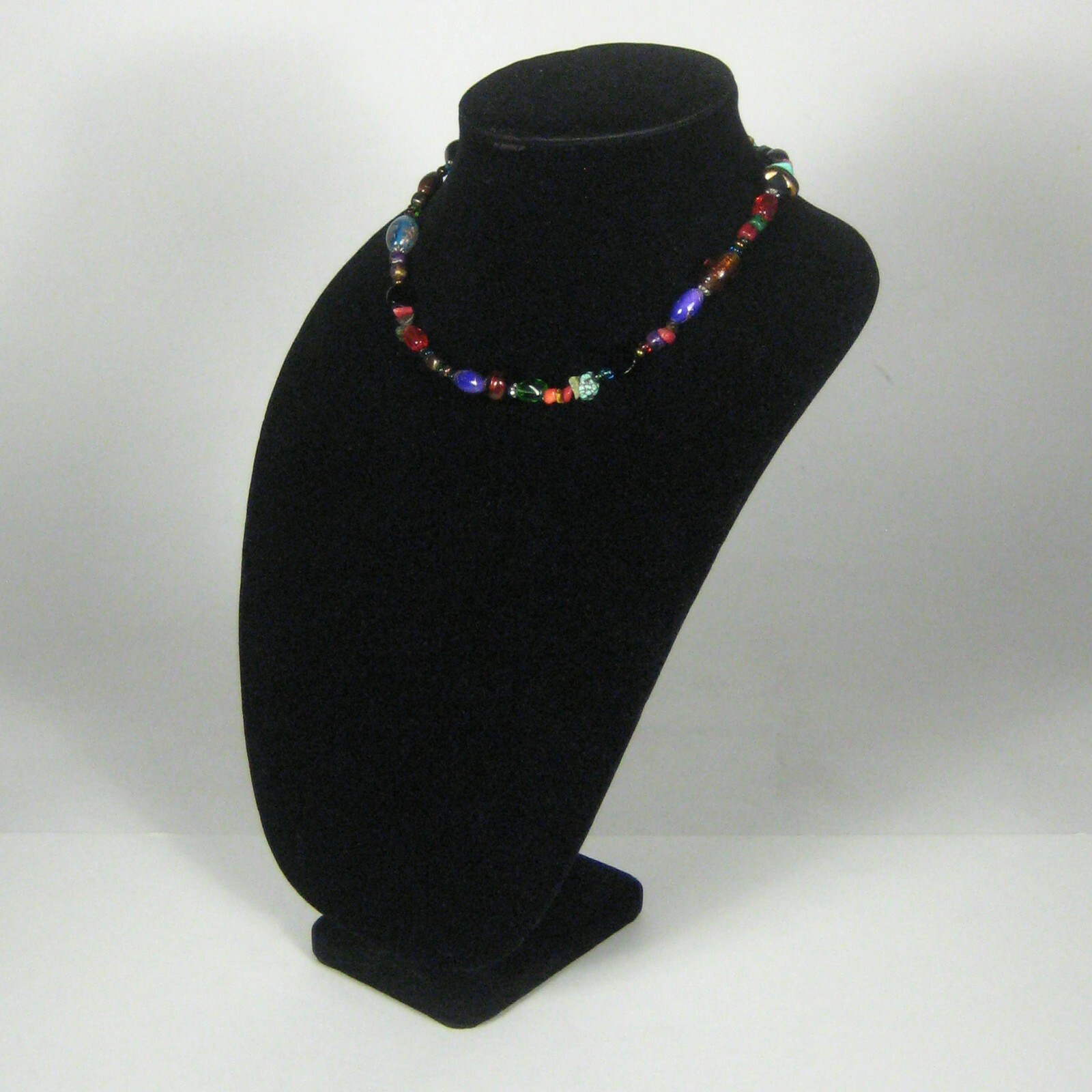 Necklace Womens Strand 18 Inch Beaded Blue Green Red String Plastic