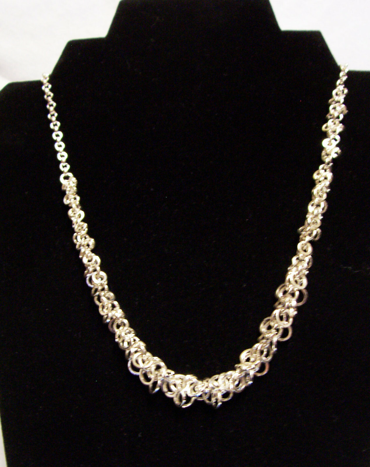 NECKLACE Avon Multi Circle Frontal Necklace with Extender 16″ Gorgeous (A2)