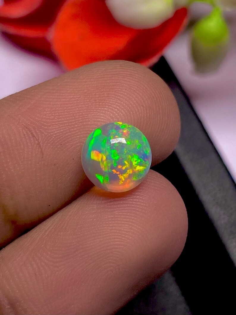 Fire Ethiopian Opal Cabochon: Round Multi-Fire Gemstone (8x8x3.60-MM)