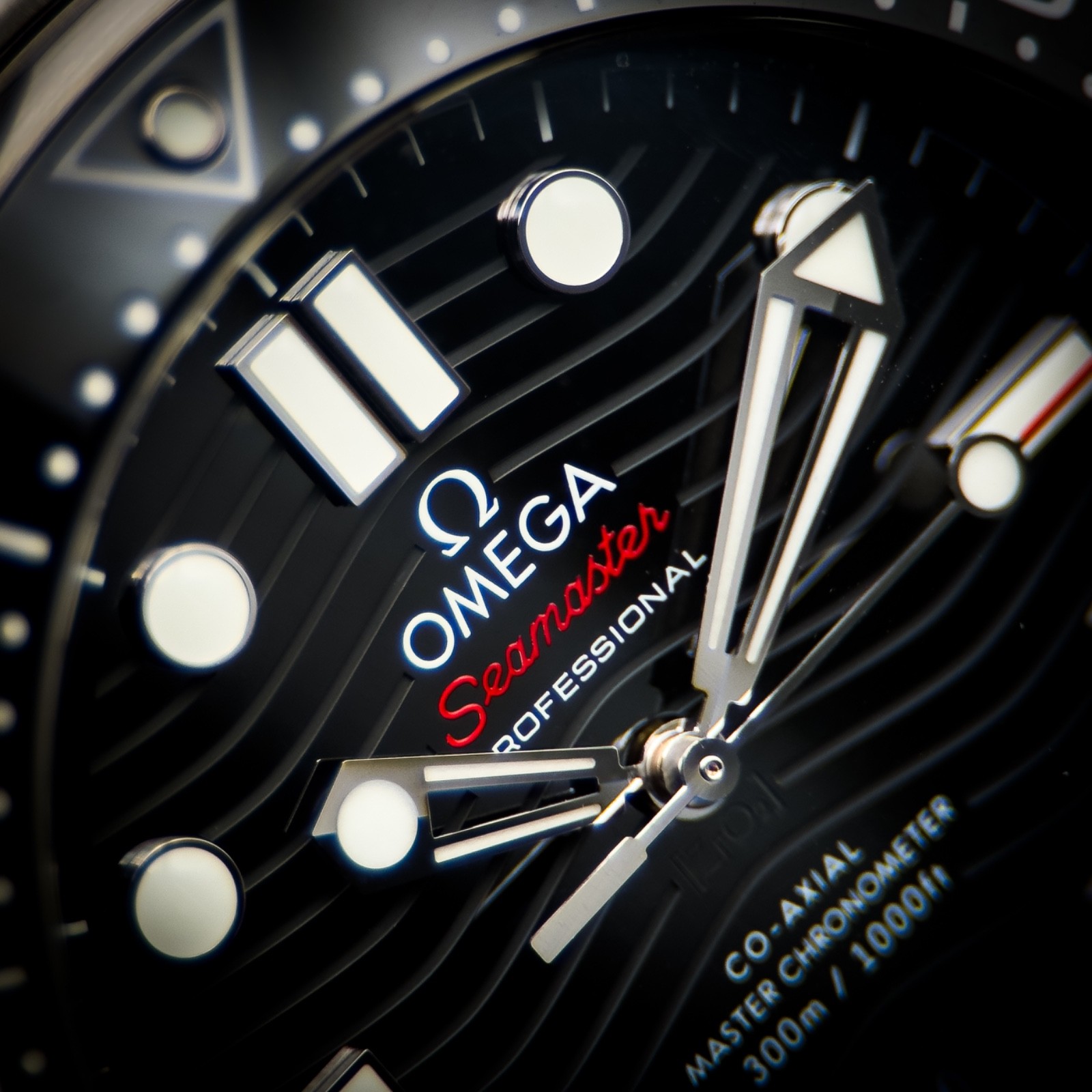 Omega Seamaster Diver 300M Mint Black Wave Dial Complete Set 210.30.42.20.01.001