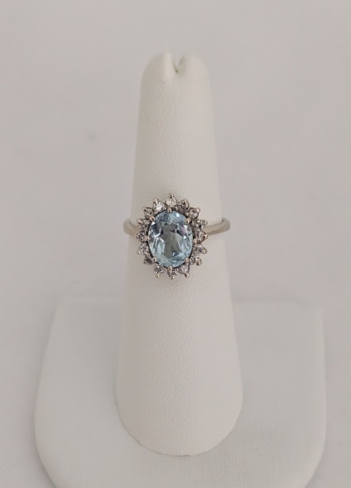 Aquamarine & Diamond Ring 14K Gold 4.1 Grams Retail Price $2199 Make An Offer!