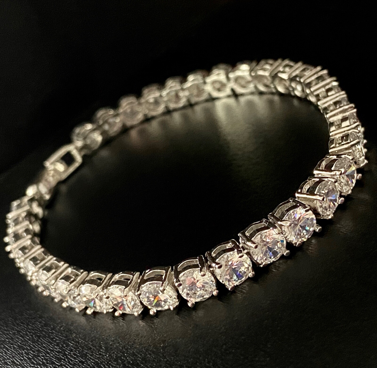 16 cwt Round Simulated Diamond Tennis Bracelet 18k White Gold Plated Over 7.5″