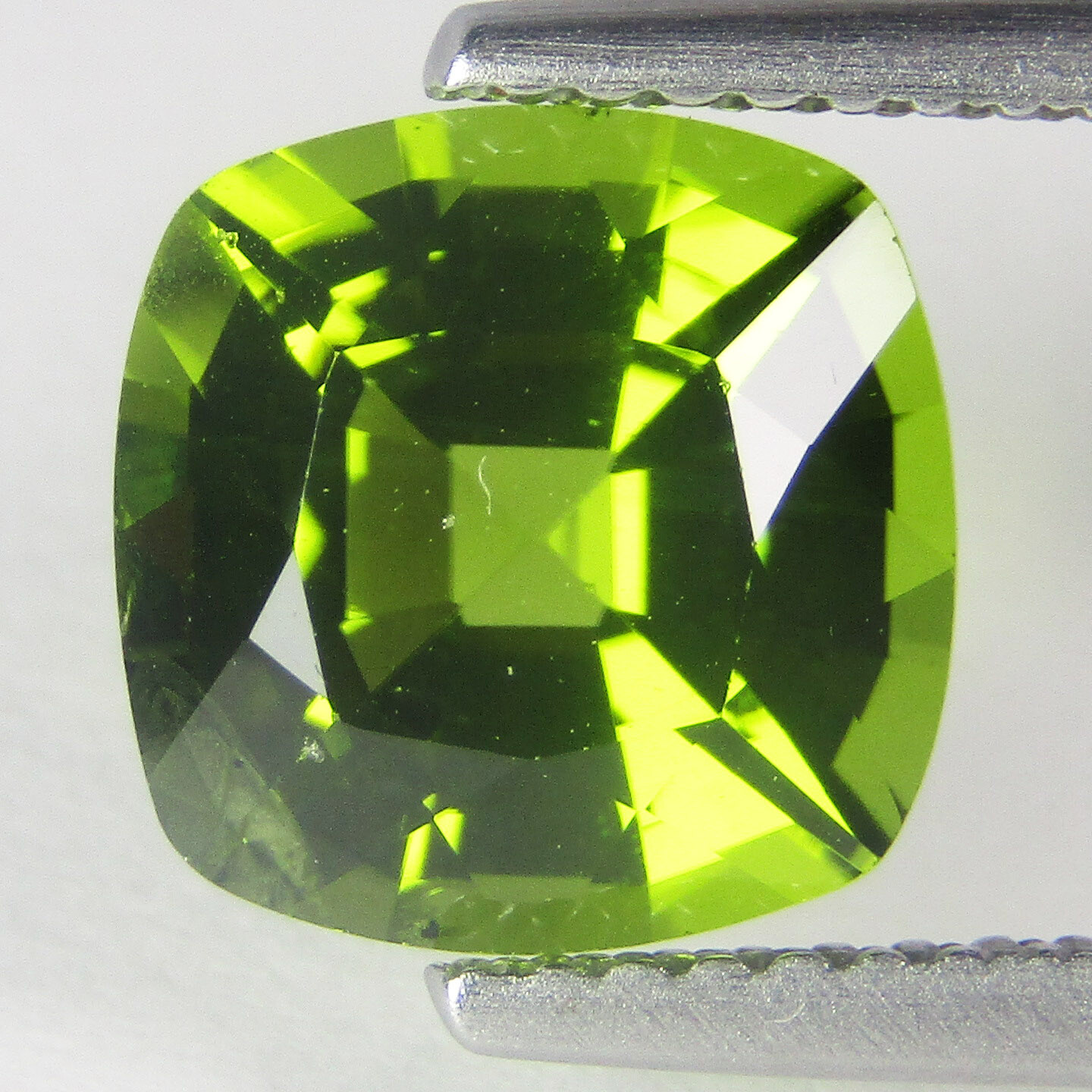 3.38Cts Natural Wonderful Peridot 8.8mm Cushion Cut Loose Gemstone Ref VIDEO