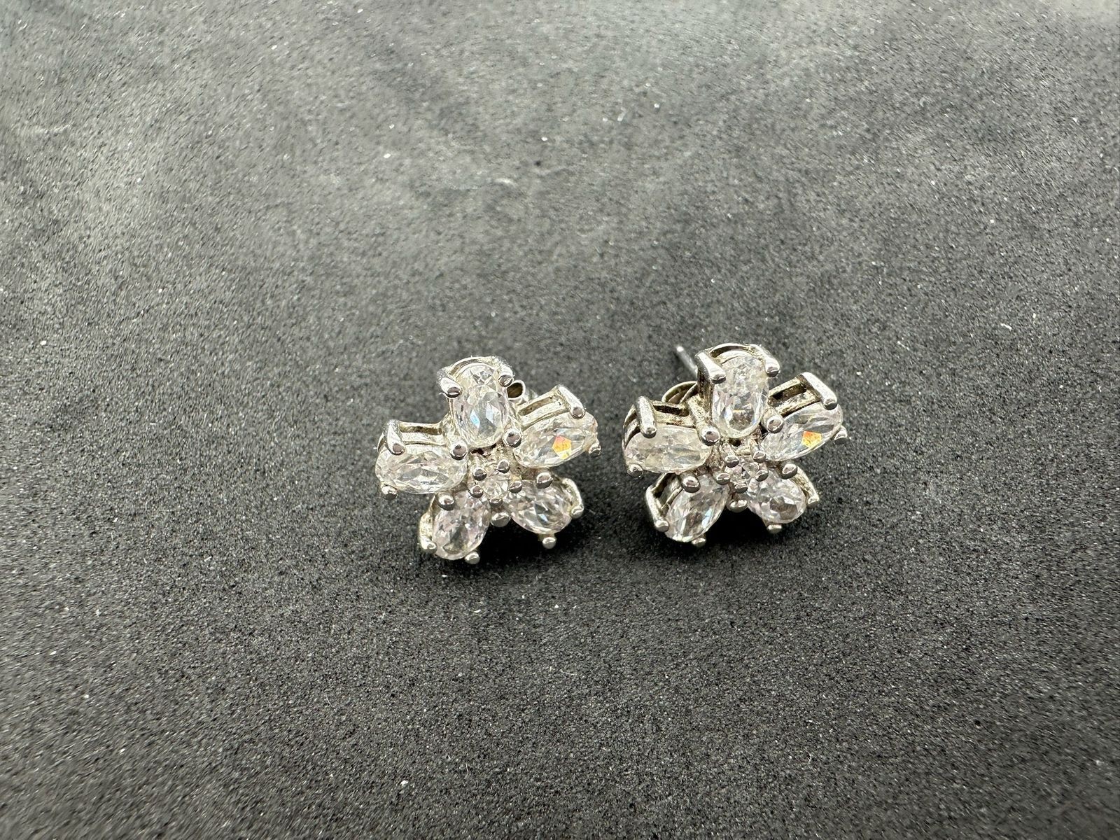 3.17g Vintage Sterling Silver 925 Flower Cluster Sparkling Earrings M