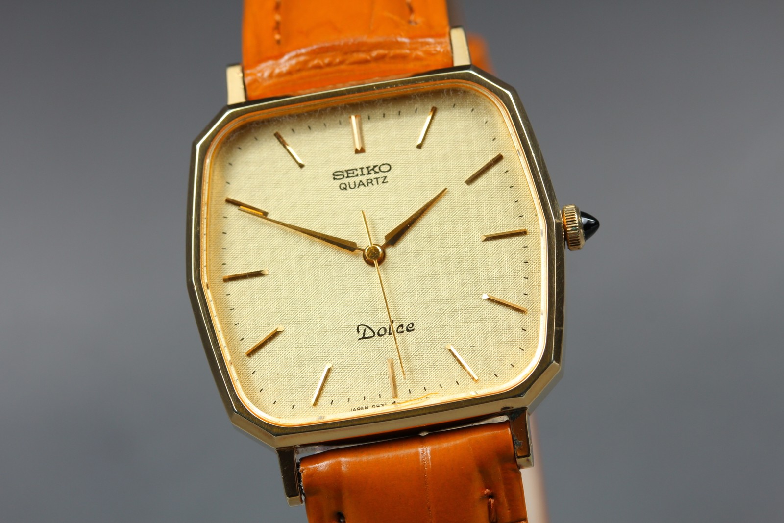 [Near MINT] Seiko Dolce 5931-5560 29mm Gold Dial Quartz Men’s Watch From JAPAN