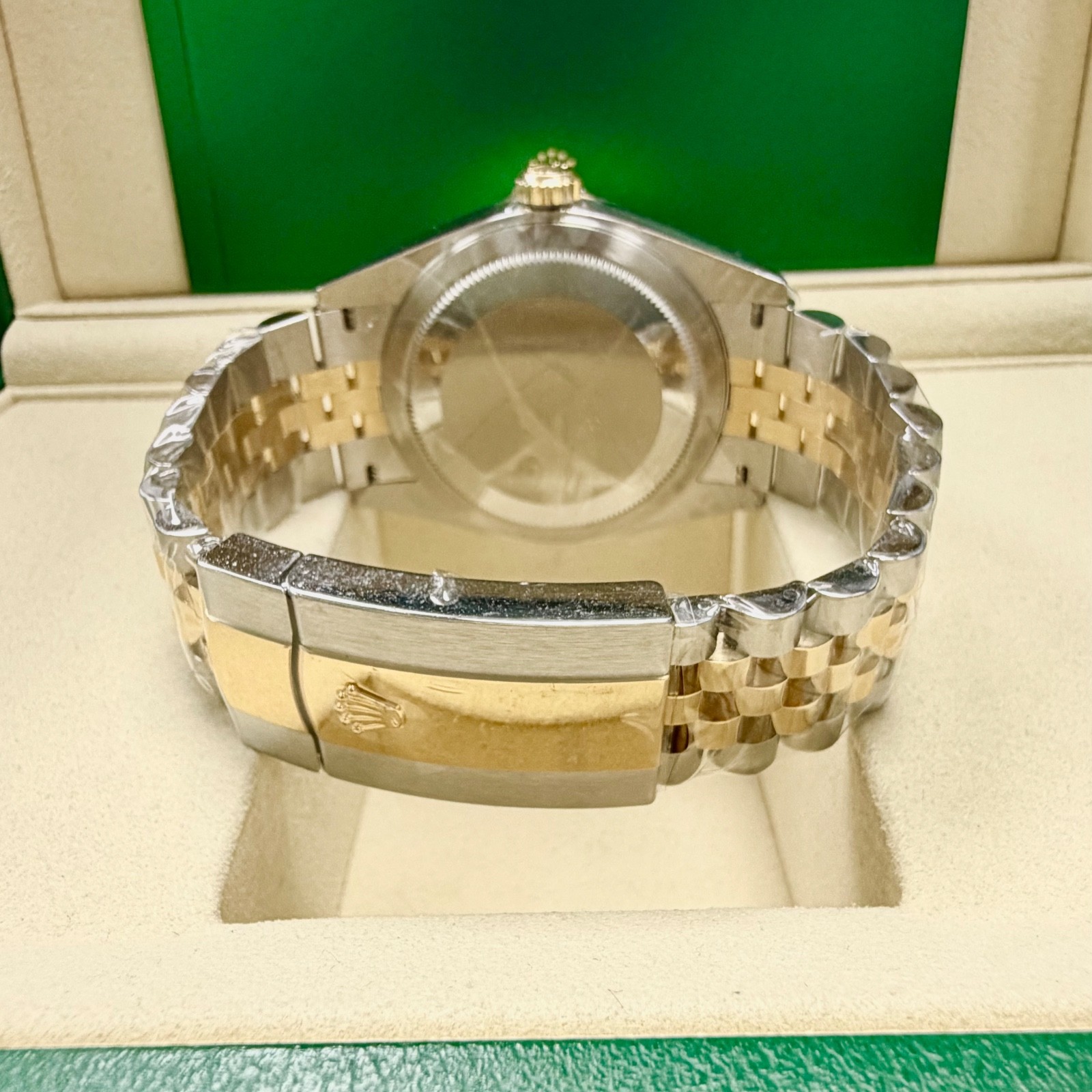 Rolex Skydweller 2025 42mm 336933 Champagne Dial 18K YG Bezel TT Jubilee B&P