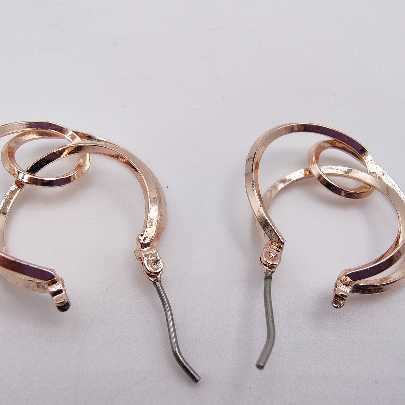 Interlocking Circle Hoop Earrings Rose Gold Tone Chic Minimalist Sculptural