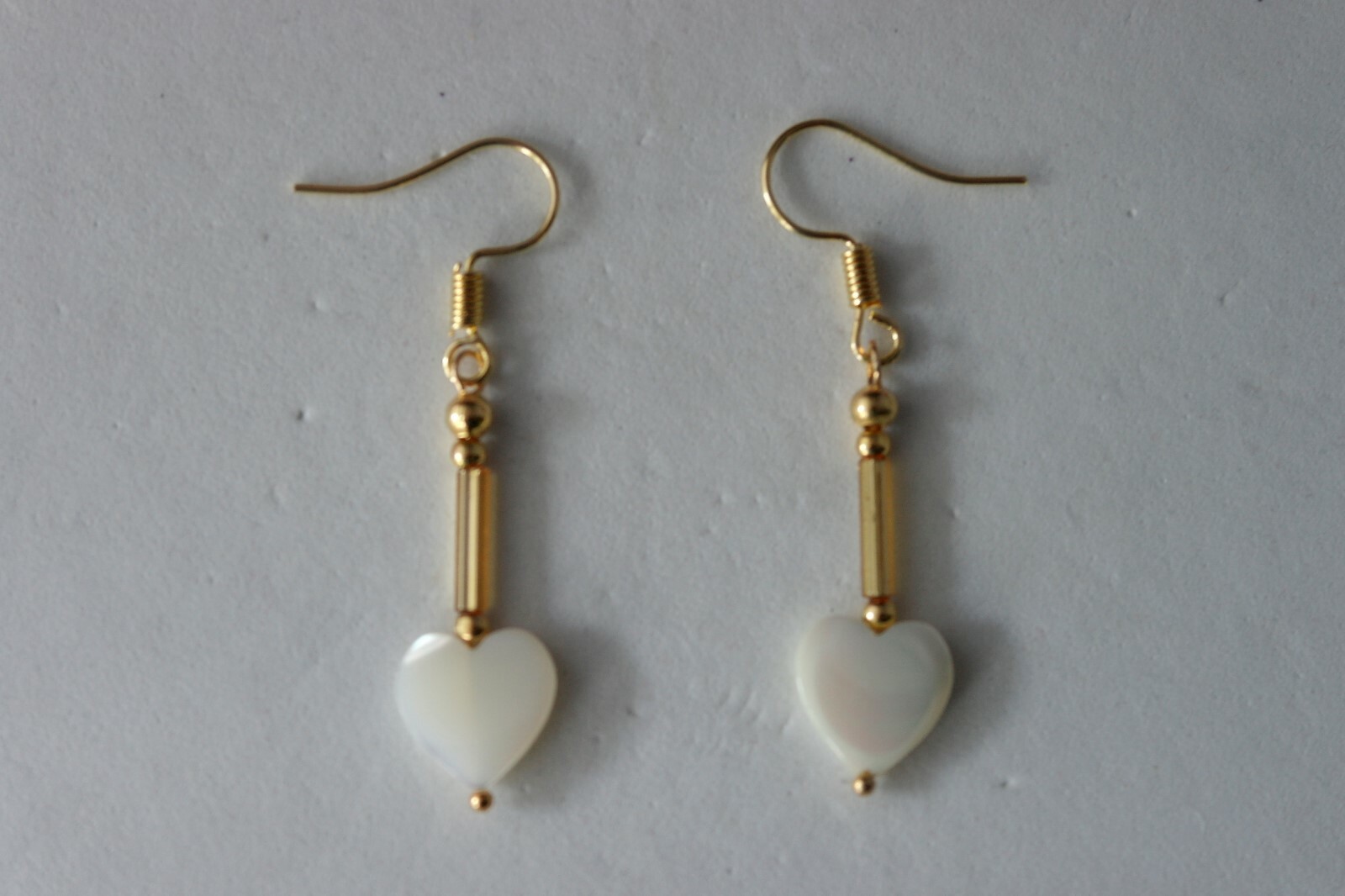 Beautiful Earrings With Heart Mother Of Pearl 1. 8 Gr. 3.2 Cm. Long + Hooks