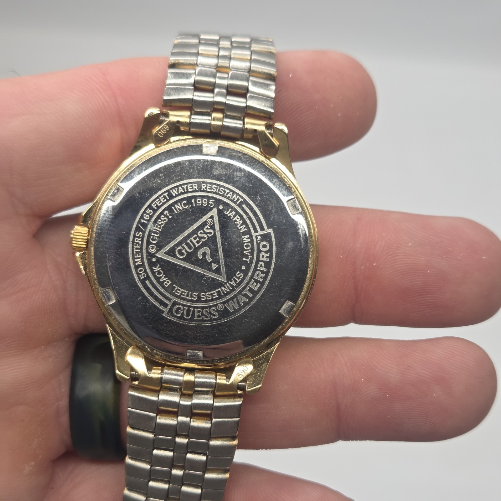 Guess Waterpro White Face Watch 50 Meters 165 Feet Water Resist New Battery