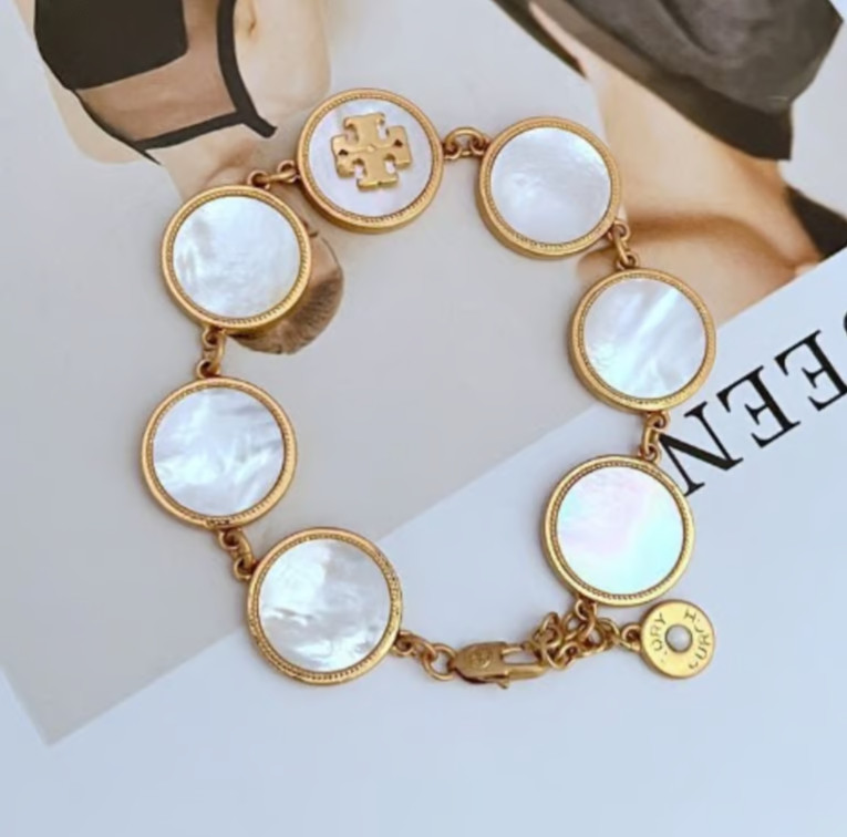 New Tory Gorgeous Shell White Bracelet with Jewelry Pouch Size:17+5cm