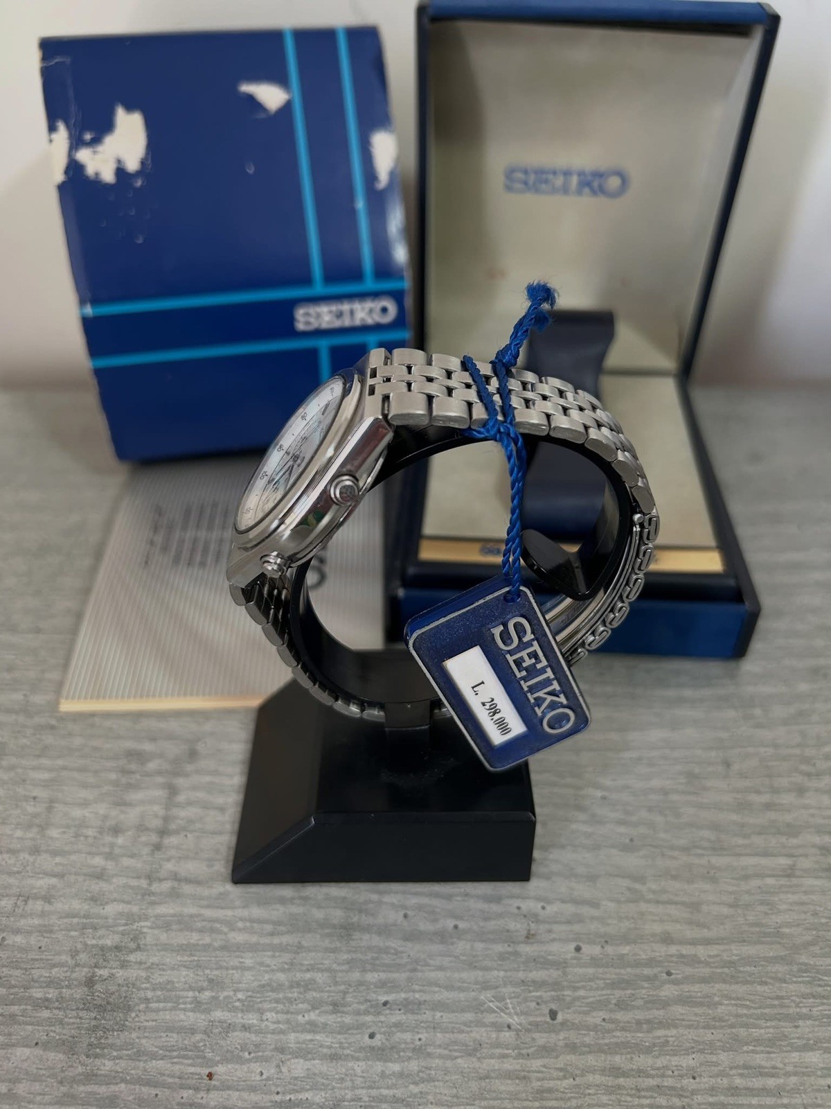 seiko vintage quartz chronograph