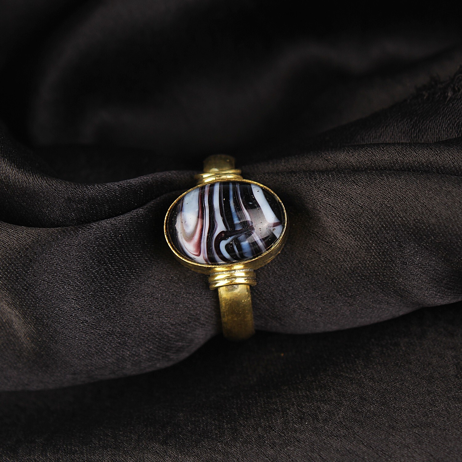 Black Sulemani Hakik Hakeek Akeek Gemstone Premium Panch Dhatu Gold Coated