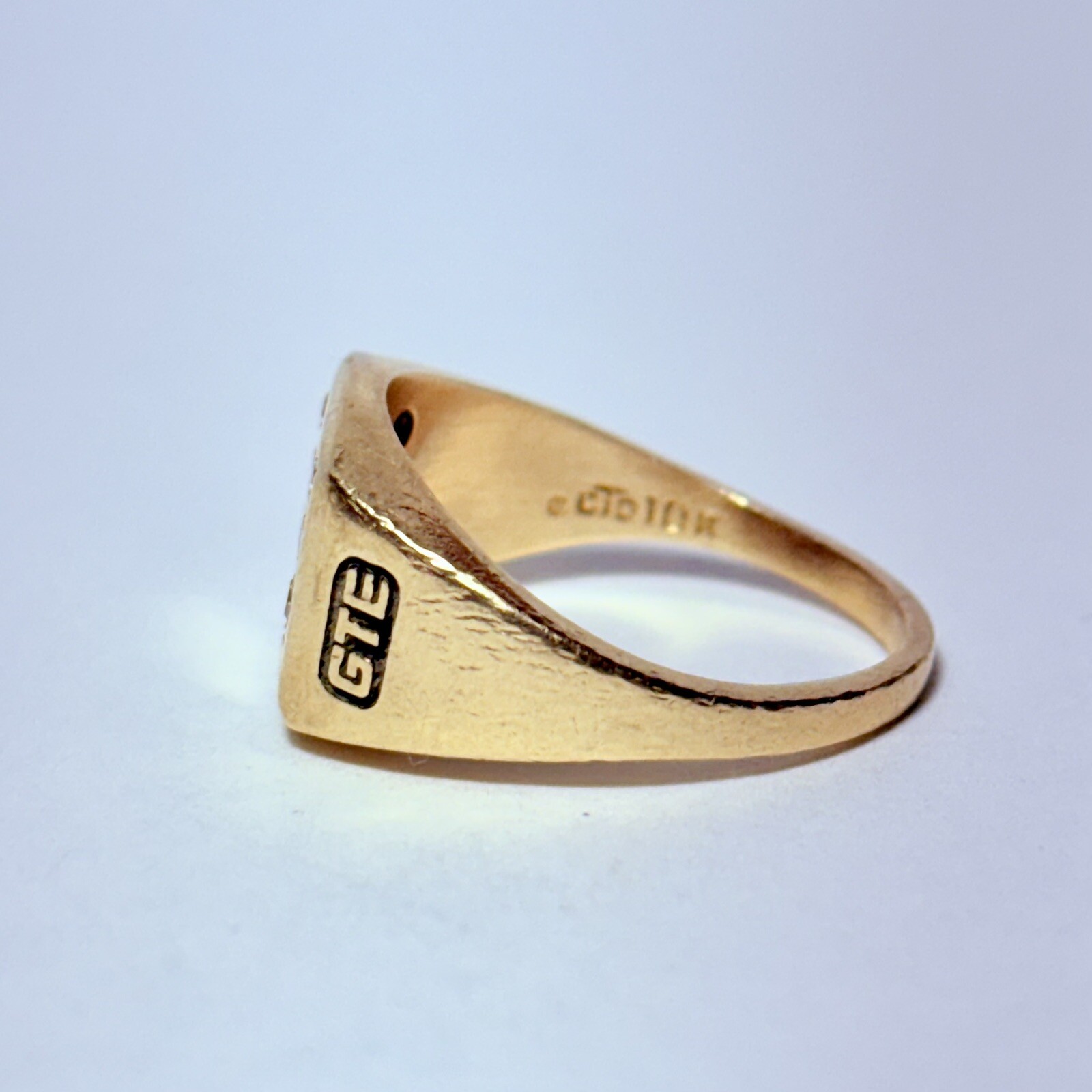 GTE Corp 10K Yellow Gold 0.12ctw Diamond “A” Letter O.C. Tanner Size 7 Ring 5.8g