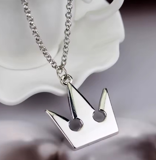 KINGDOM HEARTS NECKLACE Sora’s Crown Metal Pendant Role Play Video Game