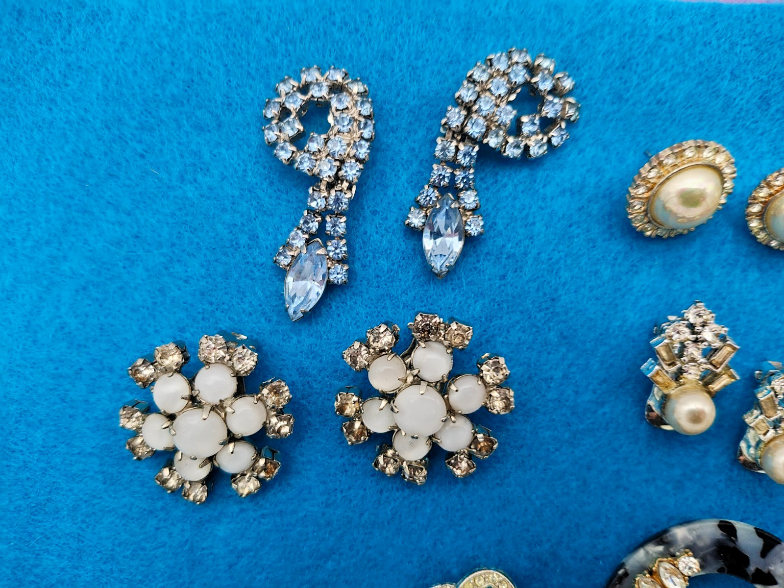 Lot of 14 Pairs Vintage Retro Silver Tone Pearl RHINESTONE EARRINGS Clip Post
