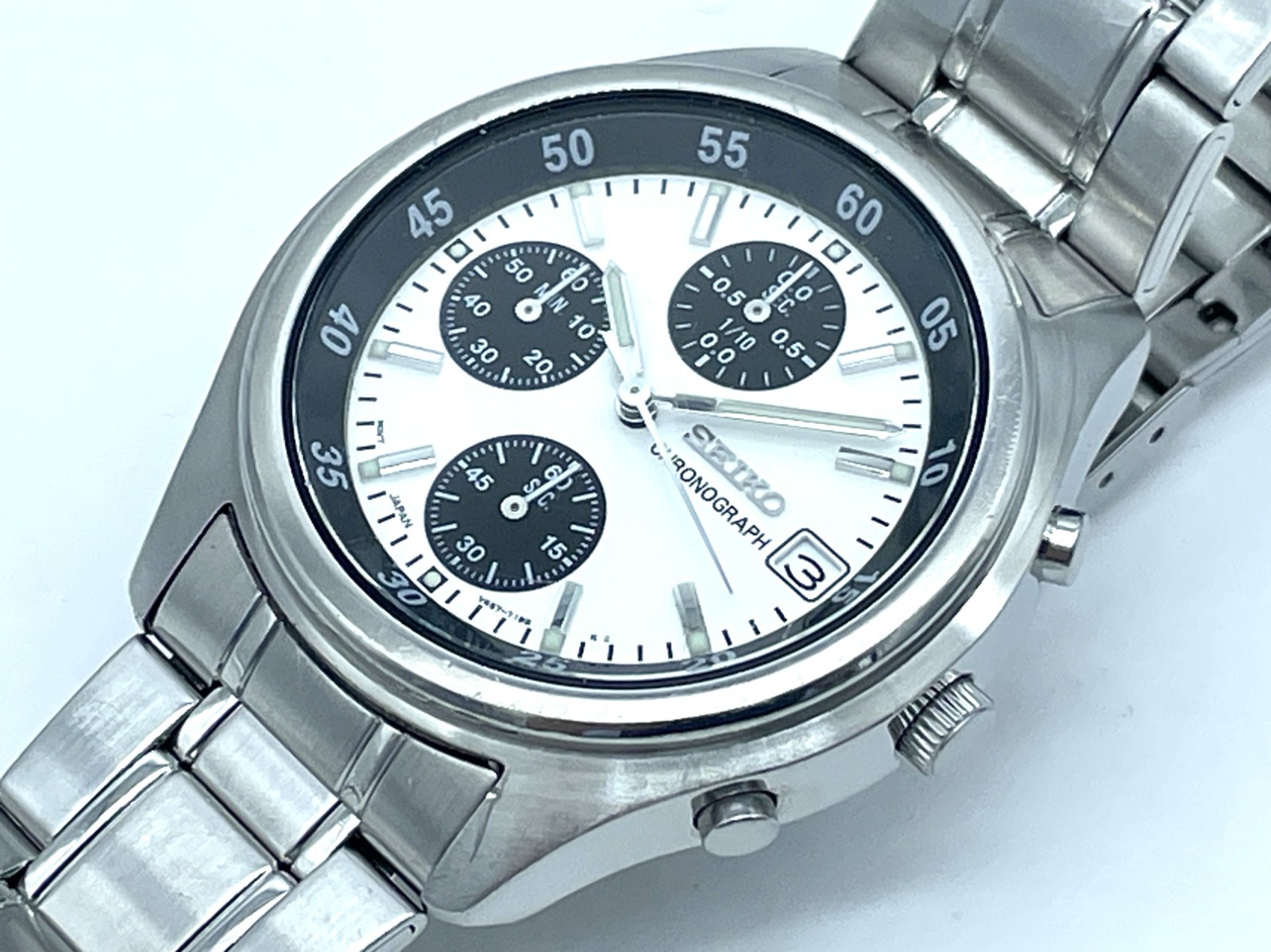 SEIKO Men’s Chronograph Watch Panda White Dial Quartz V657-7100