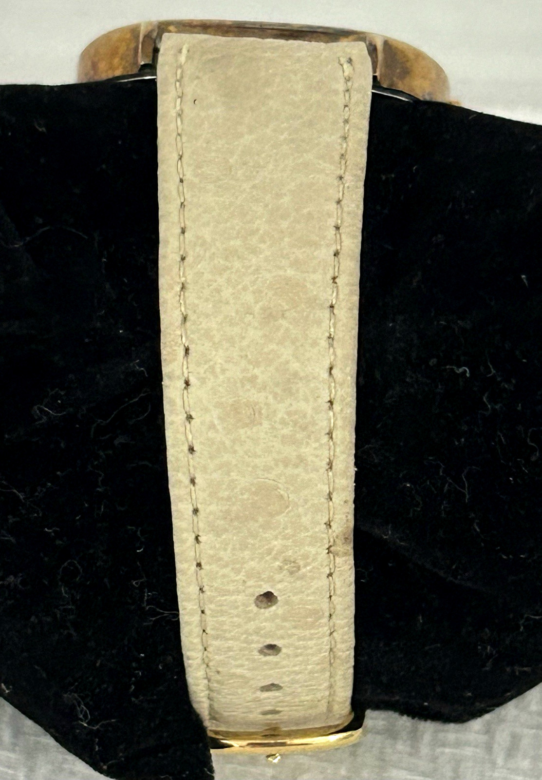 VTG Watch Hand Painted Robin Bird in Snow Artwork Dial Beige Leather New Battery