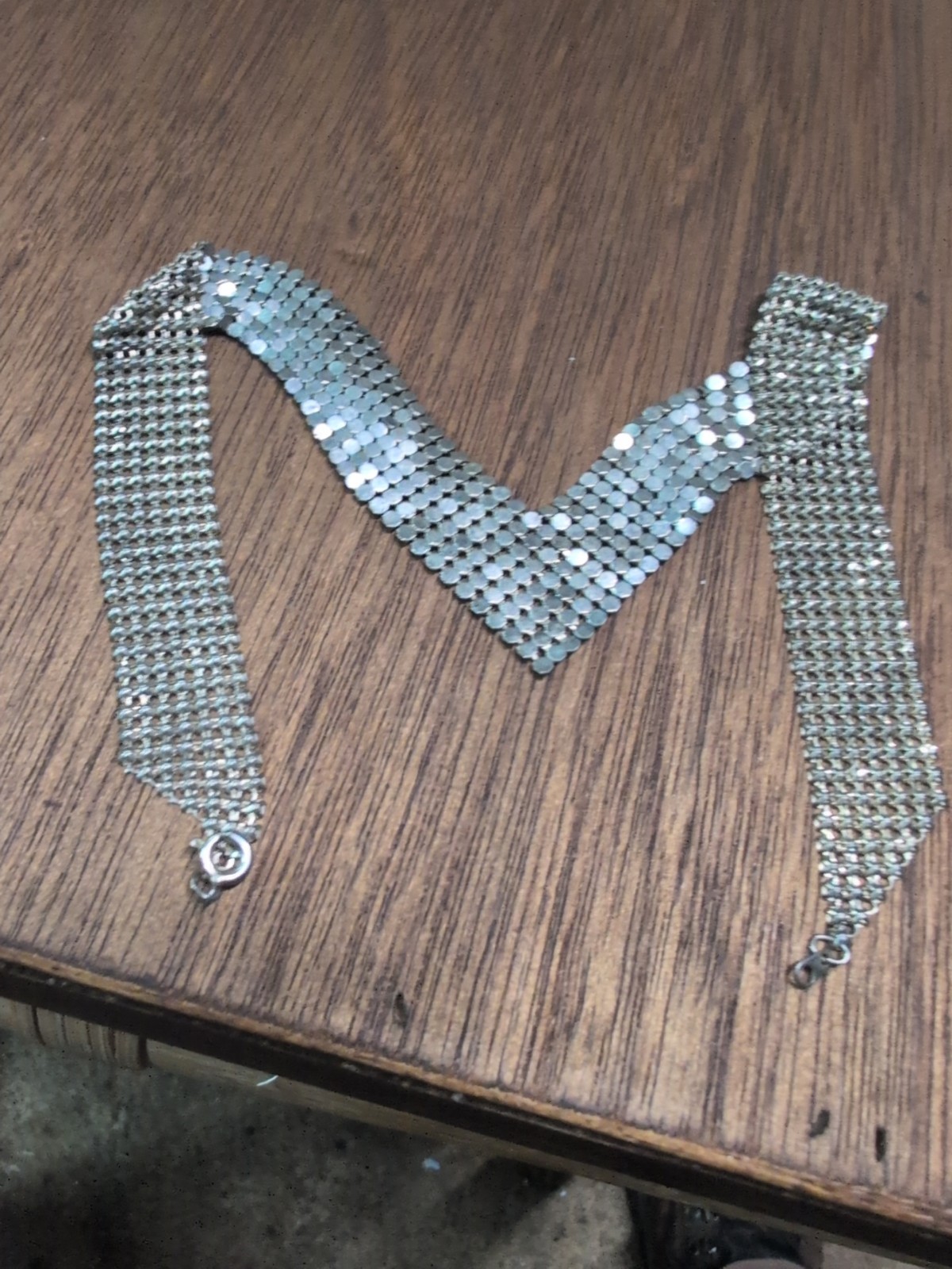 Vintage Mesh-V- Necklace Silver-tone 14.5″in(36cm)