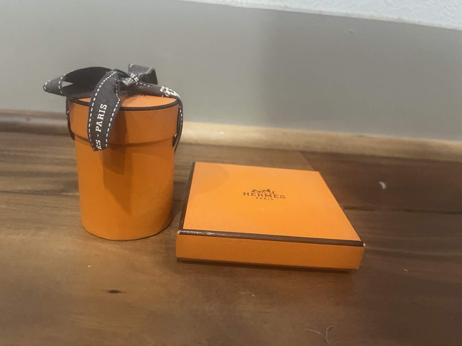 Hermès Paris Orange Logo Gift Box Set 2pc Round & Square Paper/Cardboard Lid