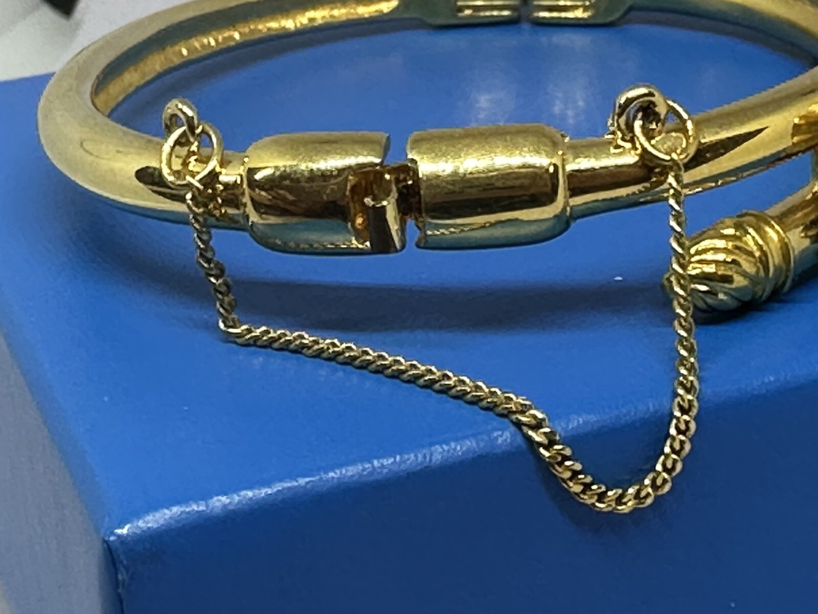 Vintage Joan Rivers Flower Bangle Bracelet Pearl Gold Tone With Safety Chain