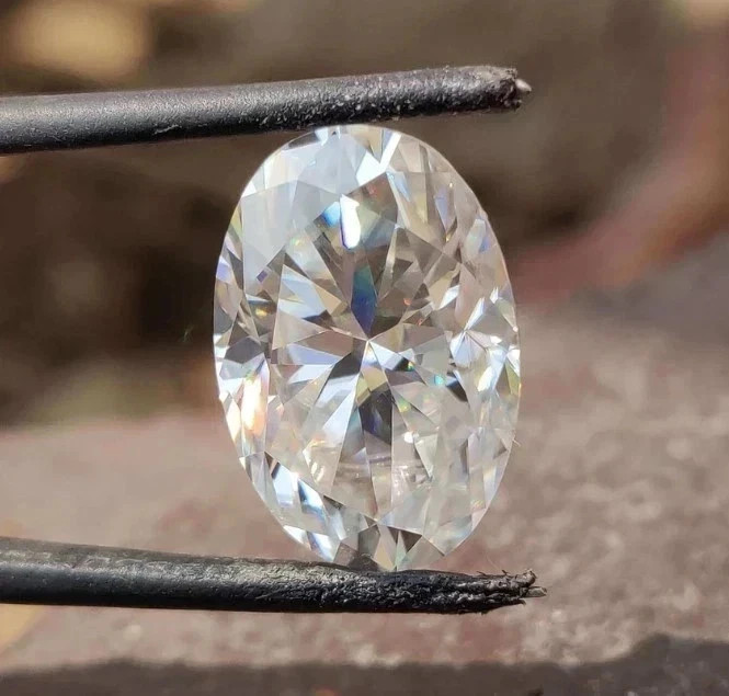 3.70 CT Natural White Diamond 8×12 mm 1 Pcs Oval Cut VVS1 D Grade Certified.