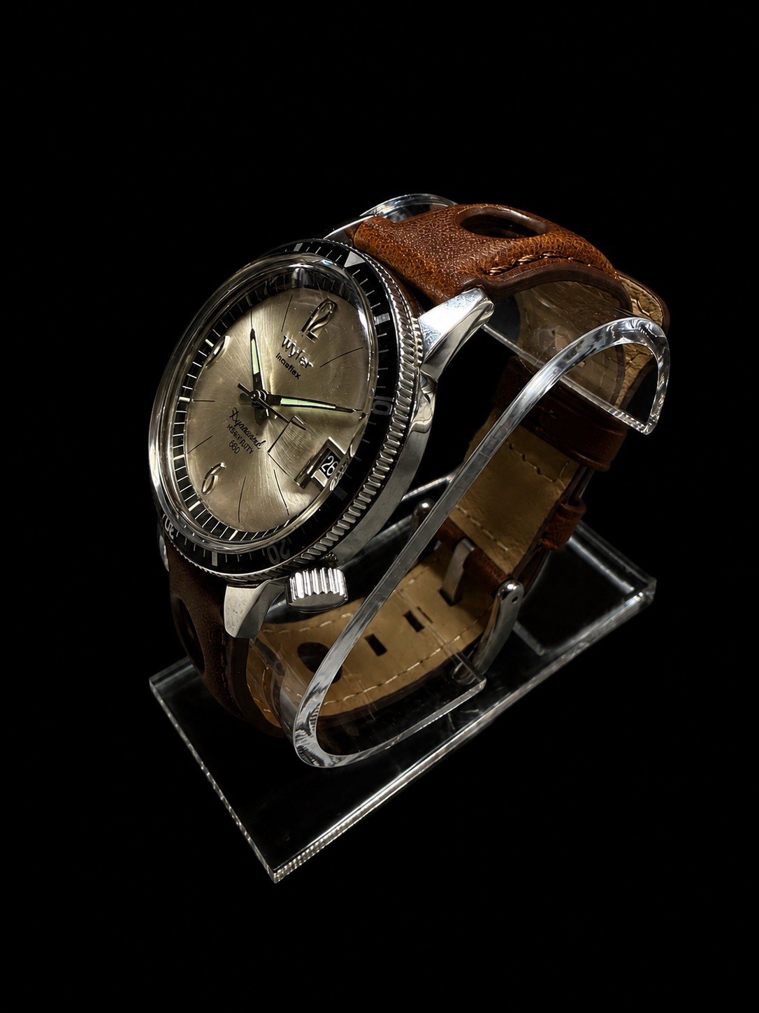 Vintage Wyler Incaflex Dynawind Watch Heavy Duty 660