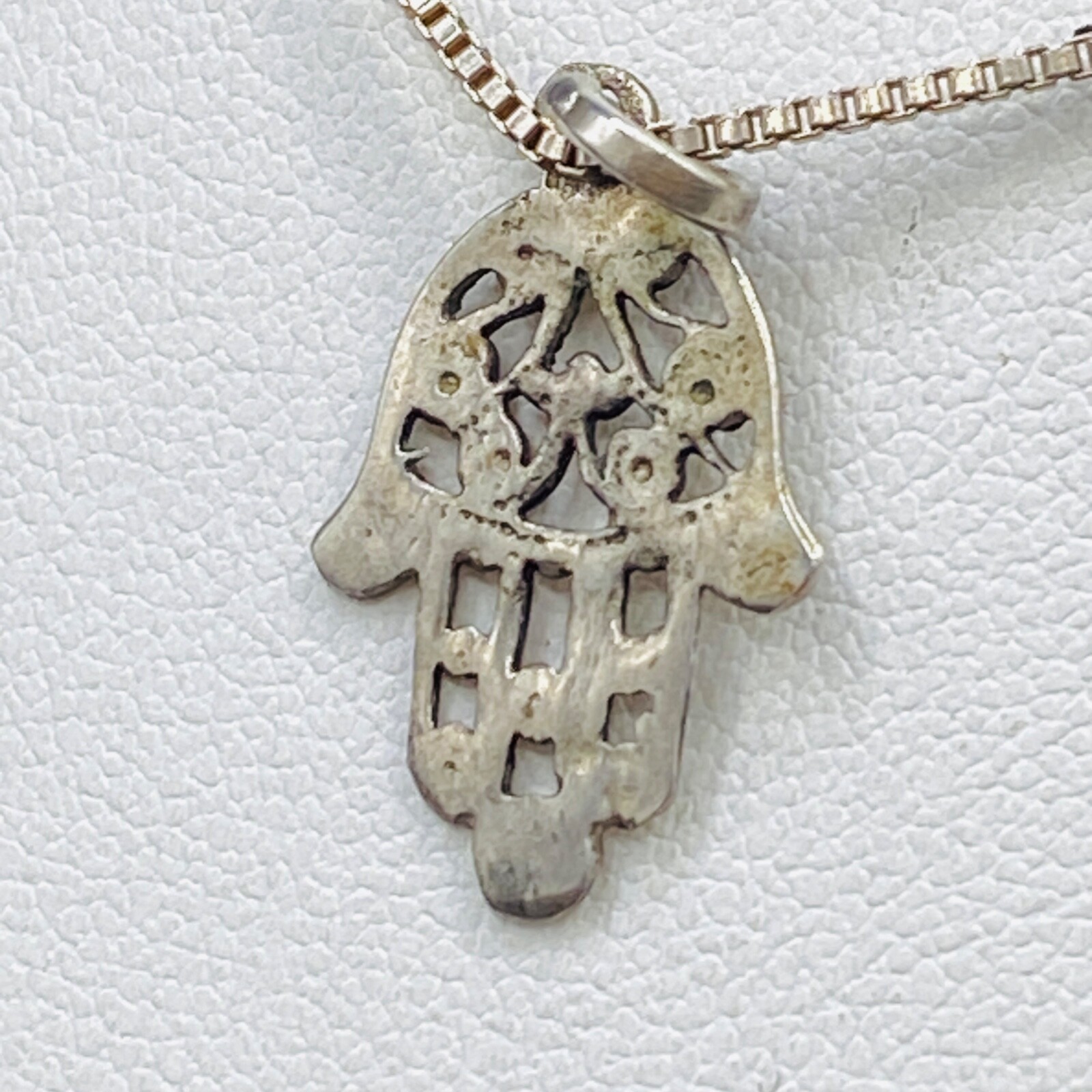HAND OF FATIMA Hamsa Pendant 20mm Vintage Approx 40cm Box Silver Tone Chain 3g
