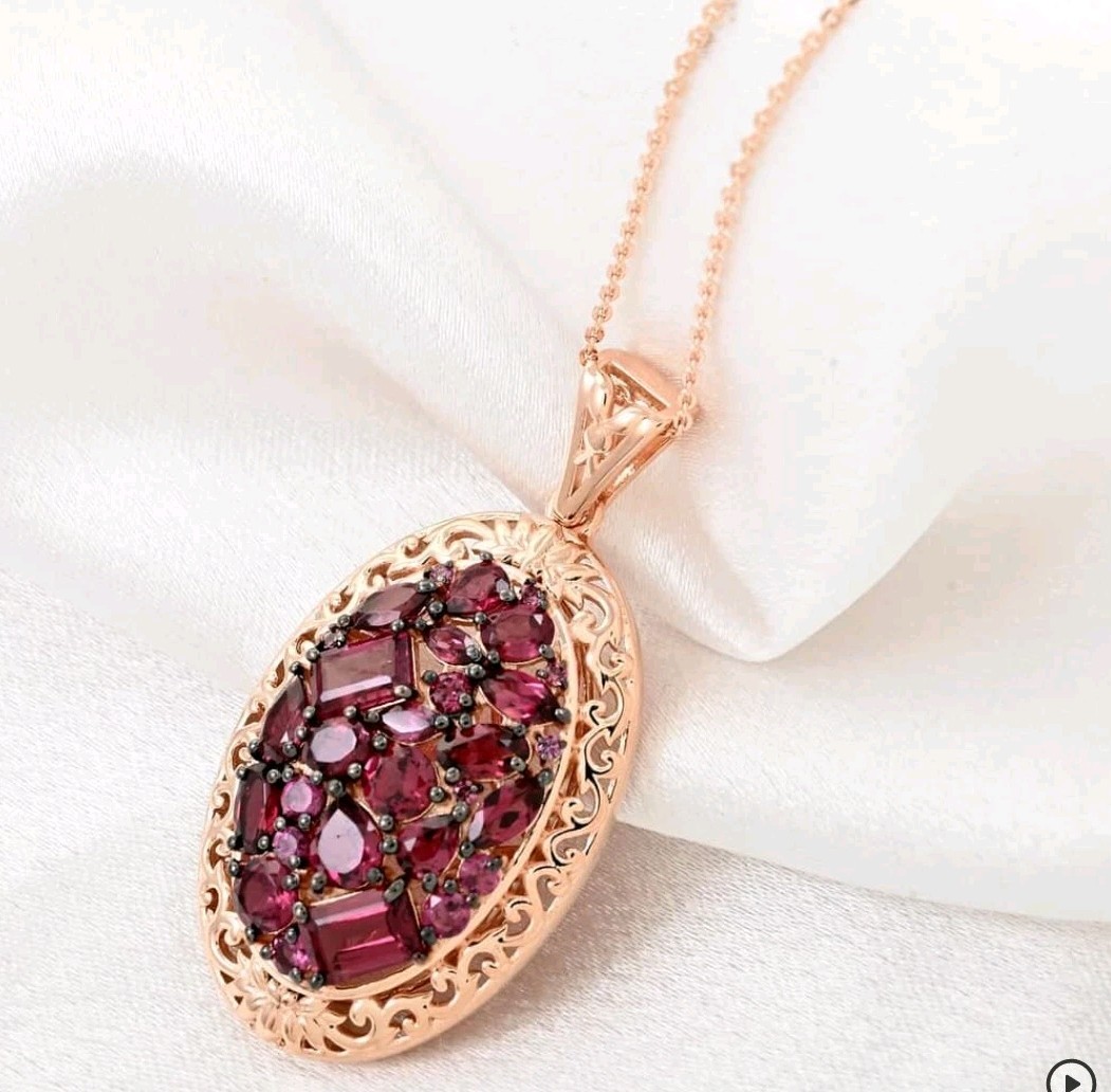 Orissa Rhodelite Garnet Pendant Necklace In 18k RG Over Sterling Silver 5.85ctw