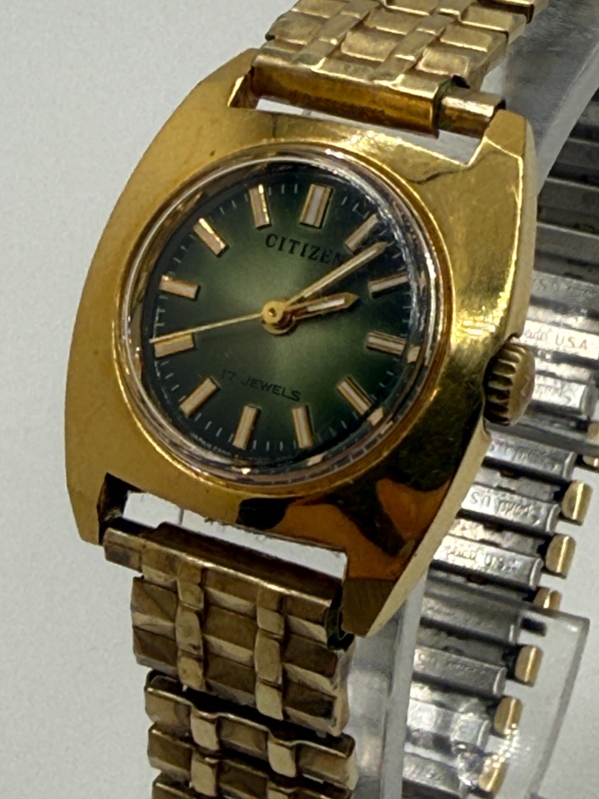 Rare Vintage 1976 Citizen Quartz 17 Jewels Women’s Classic Dress Watch 75-2100