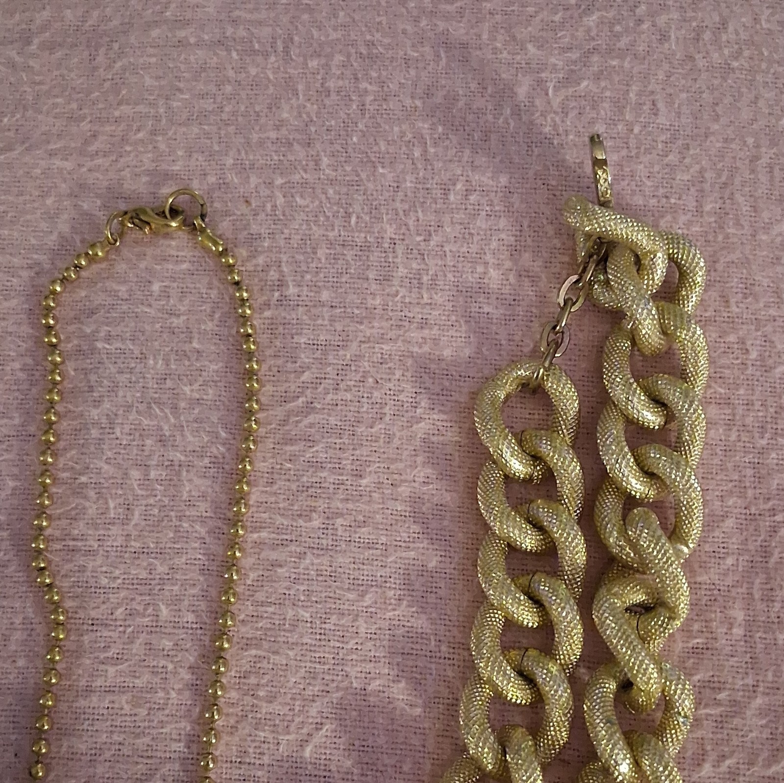 Women’s Fashion Mixed Jewelry Lot of 5- Necklaces/Chain/Bracelet Gold/Black