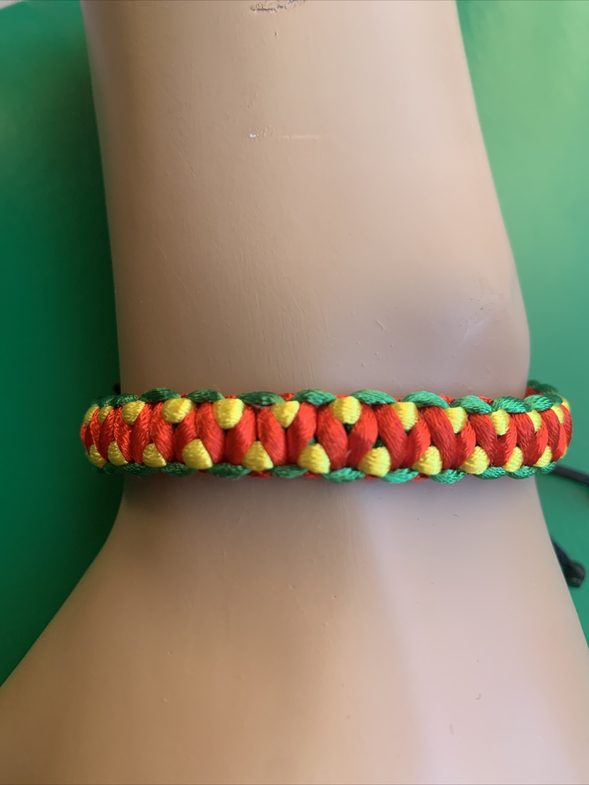 GUYANA Bracelet RED BLACK YELLOW GREEN Satin Rattail Cord Shamballa Nylon