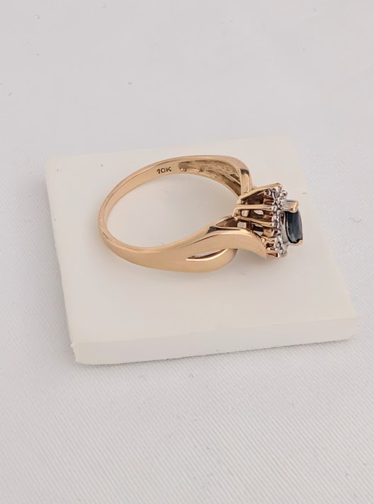 Sapphire & Diamond Ring 10K Gold 2.7 Grams Retail Price $1199 Make Me An Offer!
