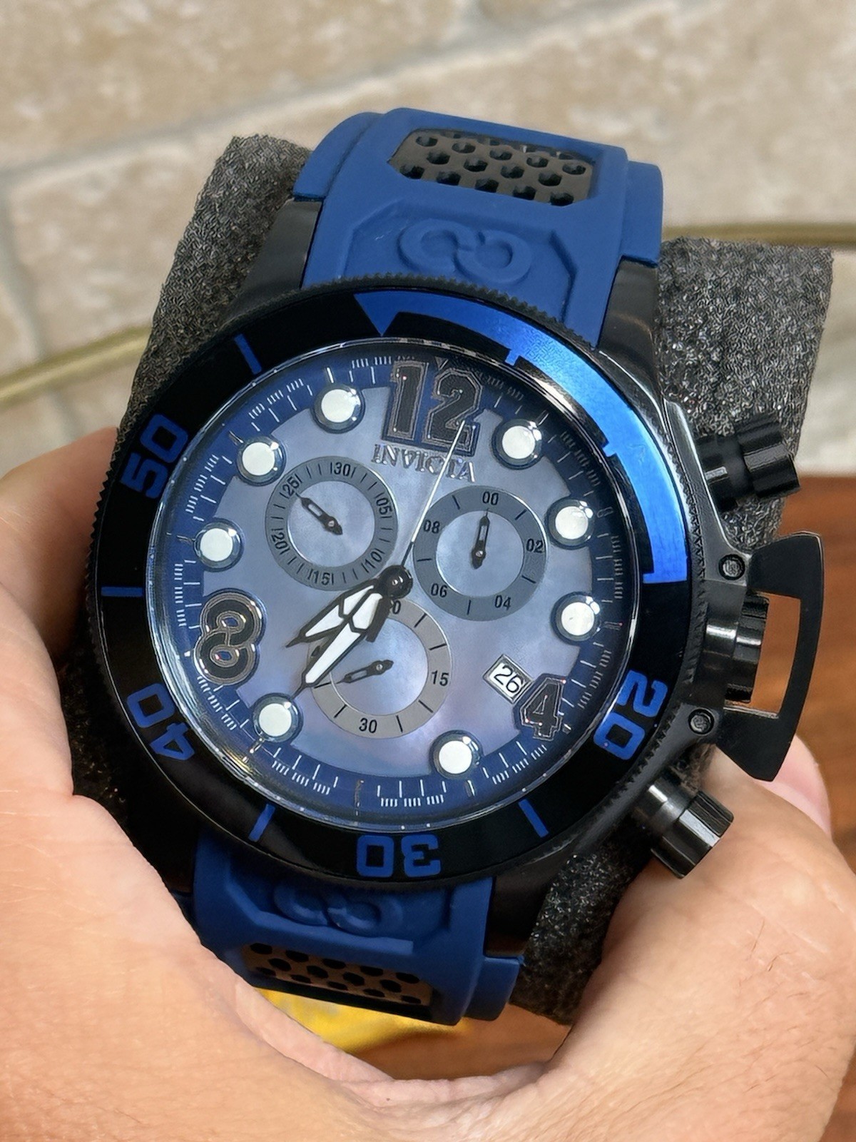 Invicta Bolt Zeus 90233 Blue MOP Dial Chronograph Men’s Watch Needs New Battery
