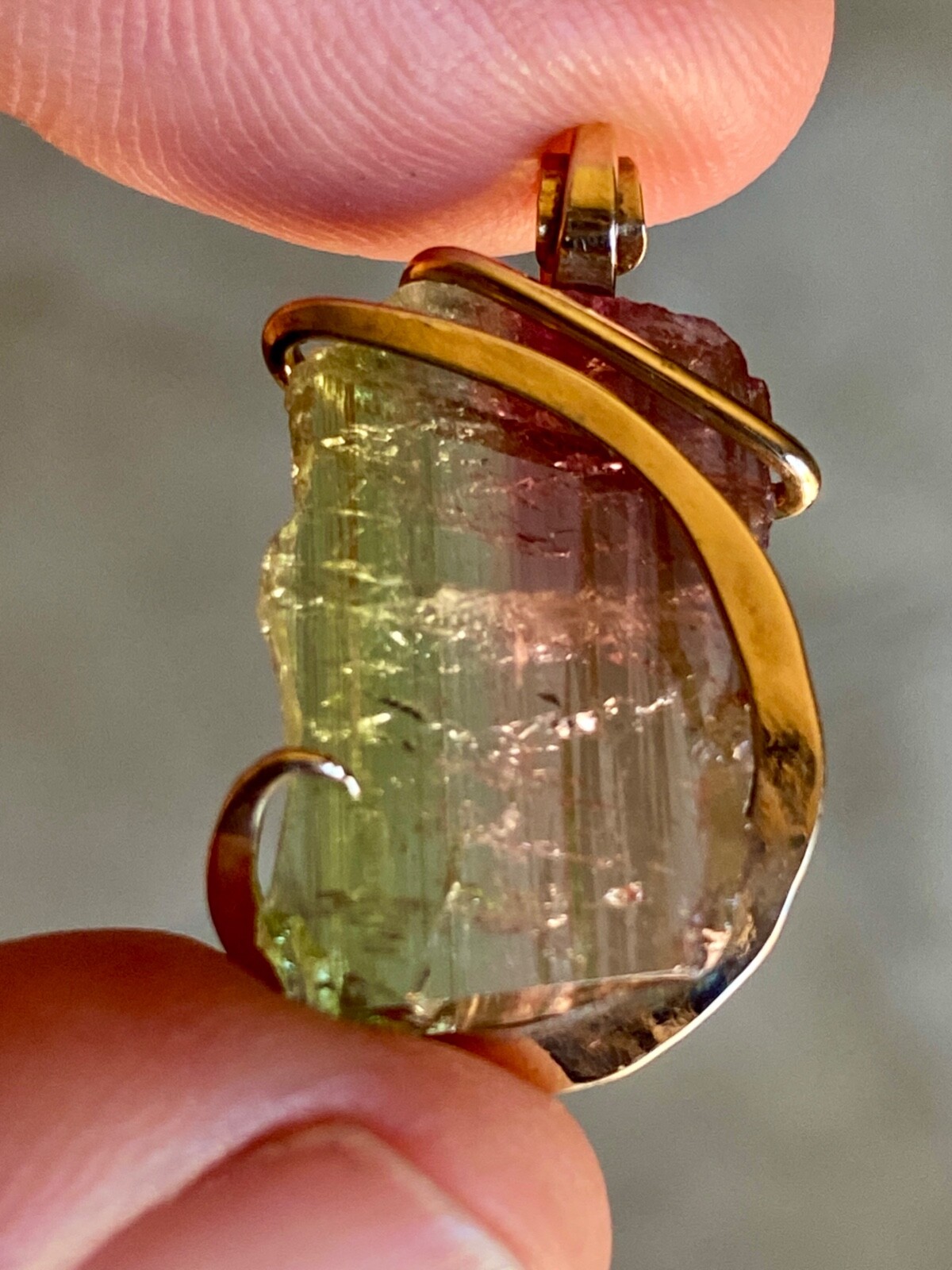 15.02ct Tourmaline Brazil Bi-Color Slice Forge 14K Yellow Gold Pendant Total Wt