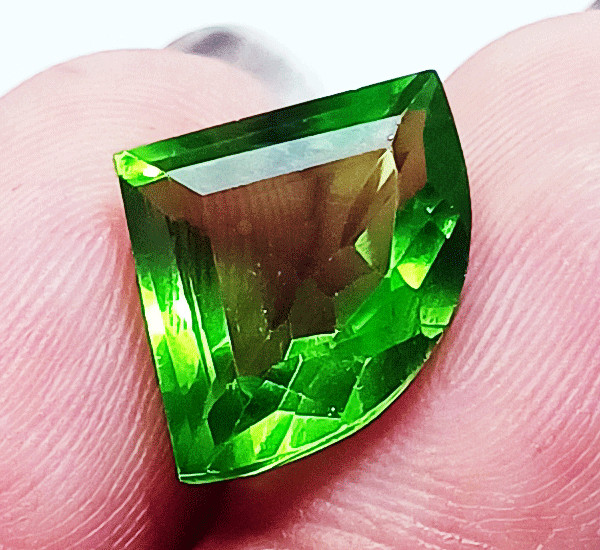 Certified 10.40 Ct Natural Rare Green Peridot Fancy AAA Quality Loose Gemstone