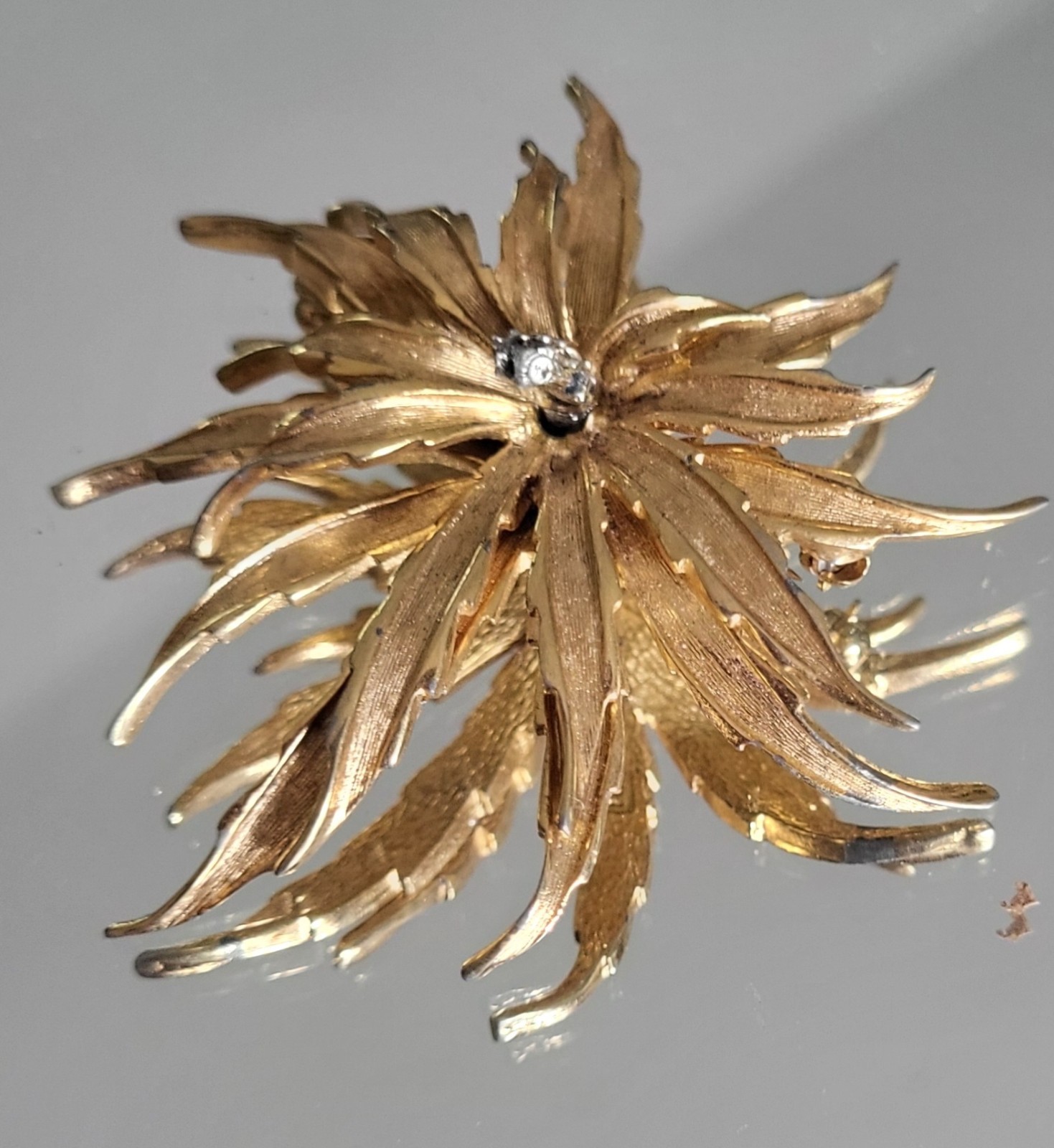 BOUCHER MCM GOLDTONE BROOCHE SIGNED AND NUMBERED