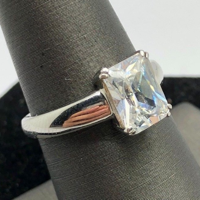 Elegant Sterling Silver 925 Elevated Solitaire Radiant CZ Cocktail Band Ring 7