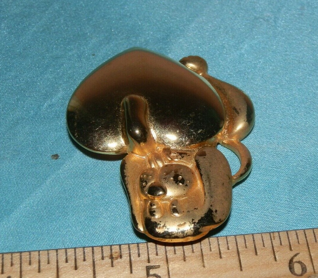 Vintage Jonette JJ Shiny Gold tone Puppy Dog w/one leg holding Heart Brooch Pin